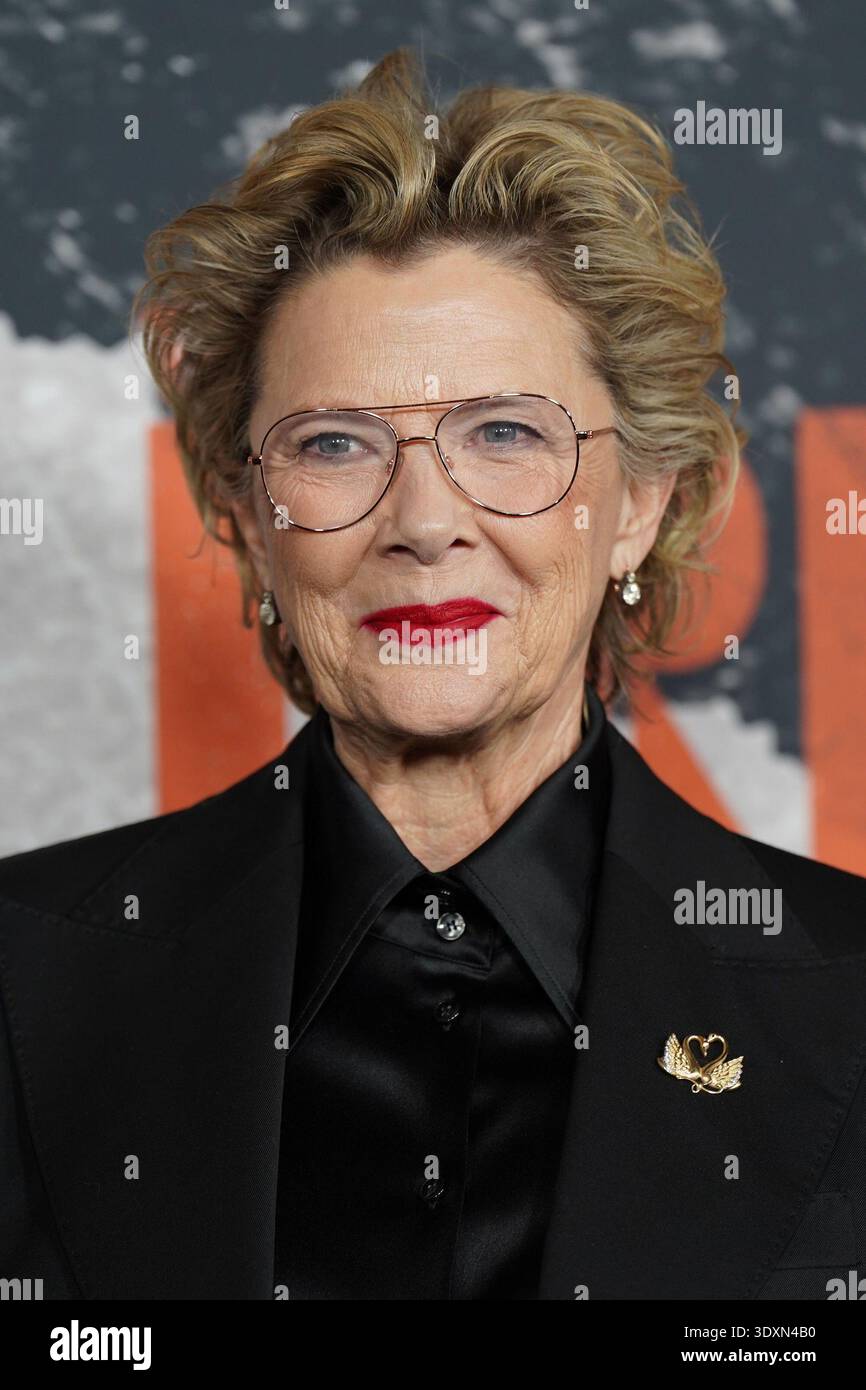 Ny. März 2026. Annette Bening at Arrivals for THE BRIDE Premiere, Frederick P. Rose Hall, Jazz at Lincoln Center, New York, NY, 03. März 2026. Quelle: Kristin Callahan/Everett Collection/Alamy Live News Stockfoto