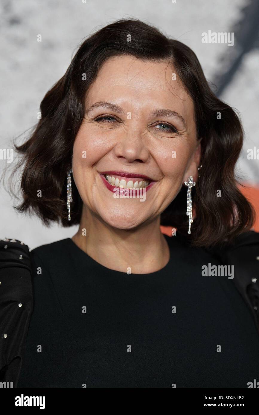 Ny. März 2026. Maggie Gyllenhaal at Arrivals for THE BRIDE Premiere, Frederick P. Rose Hall, Jazz im Lincoln Center, New York, NY, 03. März 2026. Quelle: Kristin Callahan/Everett Collection/Alamy Live News Stockfoto