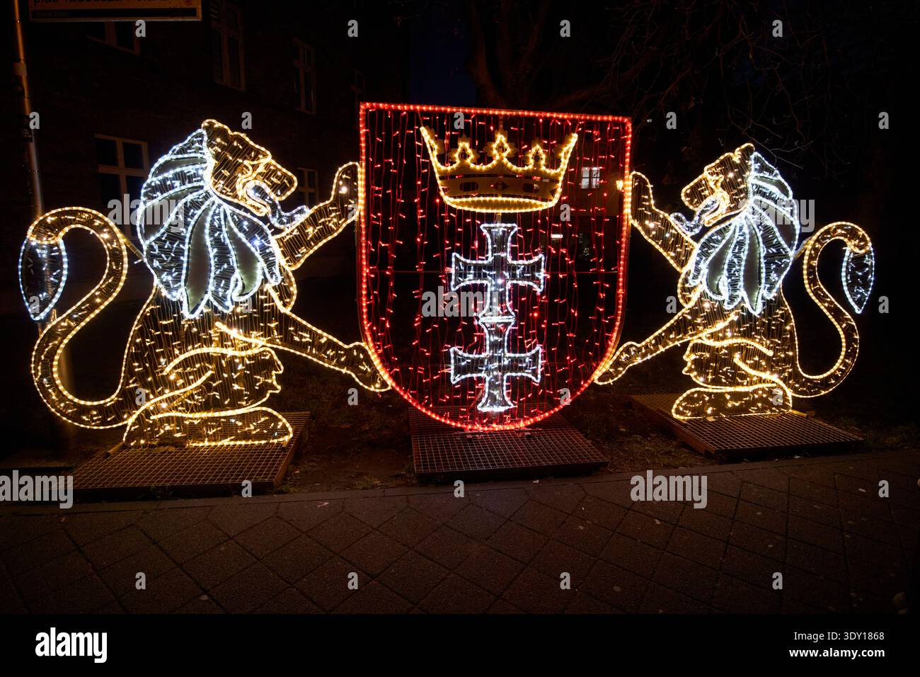 led-Zeichen des danziger Wappens während des weihnachtsmarktes danzig polen Stockfoto