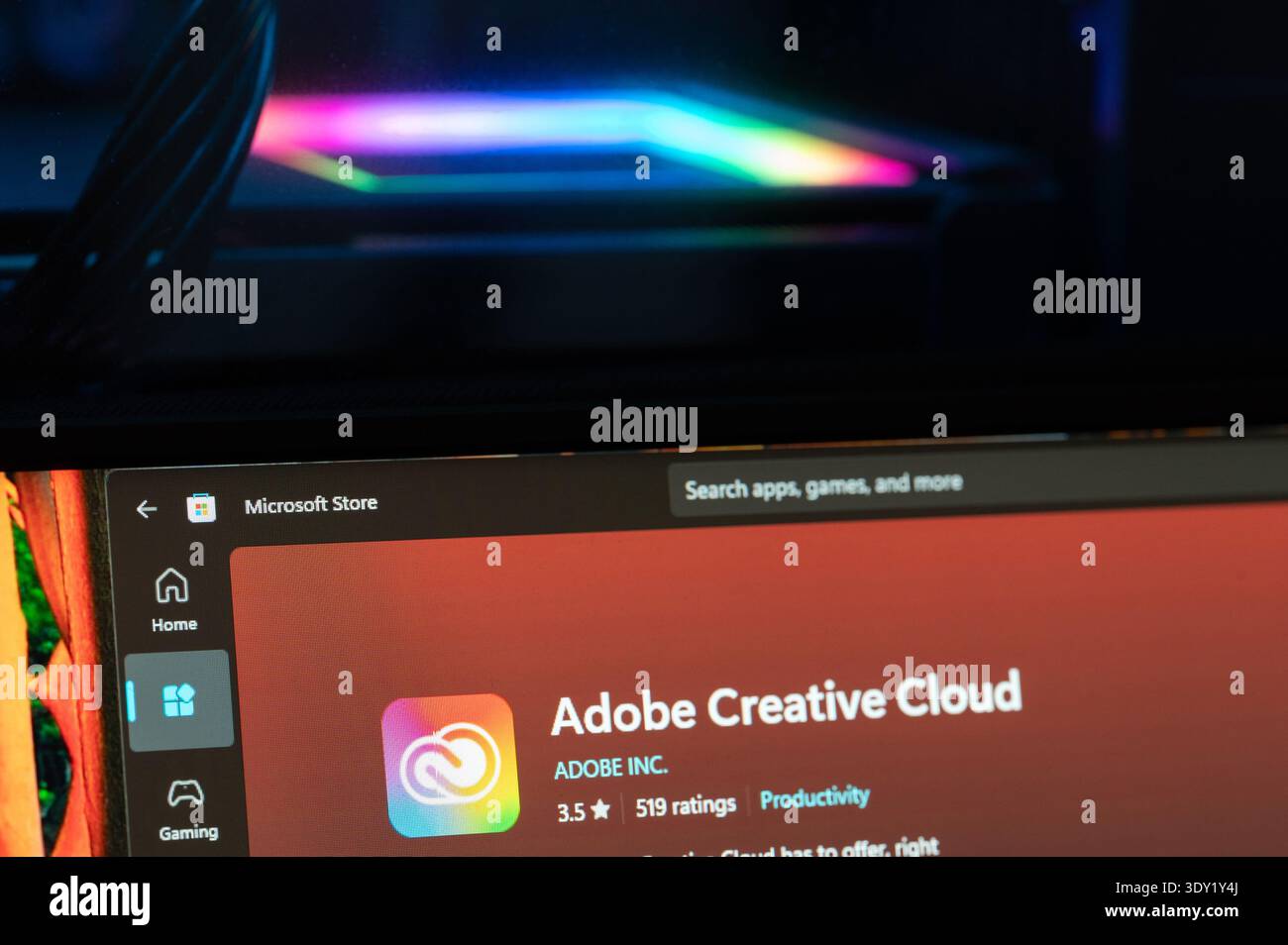 New York, USA – 3. März 2026: Adobe Creative Cloud App im Microsoft Store-Menü Makroansicht auf dem Computerbildschirm Stockfoto