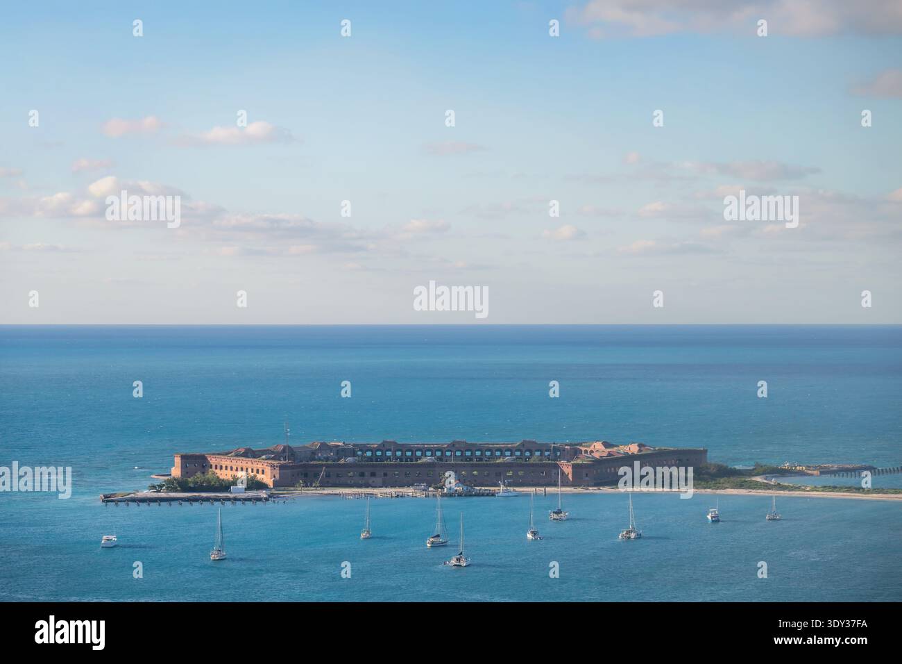 Blick auf Fort Jefferson mit dem Wasserflugzeug im Dry Tortugas National Park Stockfoto