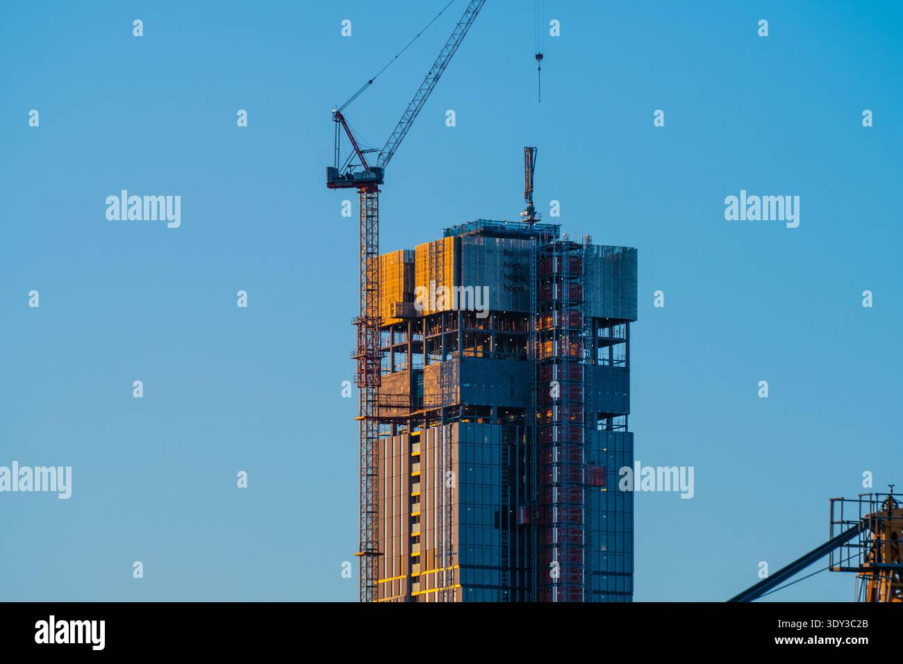 Göteborg, Schweden - 18. Mai 2023: Oberkante des Wolkenkratzers Karlatornet im Bau Stockfoto