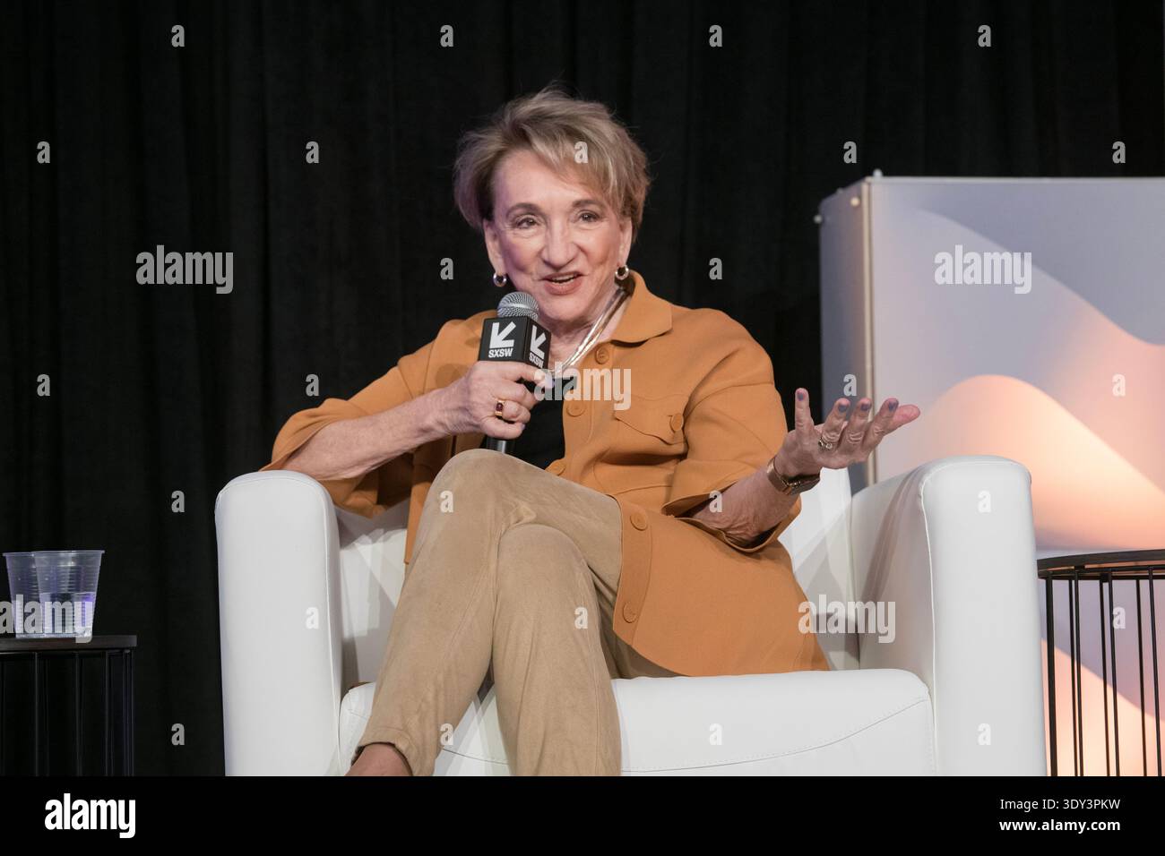 Urbane Luftmobilität: Was kommt als Nächstes? Podiumsdiskussion in South by Southwest, Austin, Texas, 13. März 2023. (Foto: John Anderson) Stockfoto