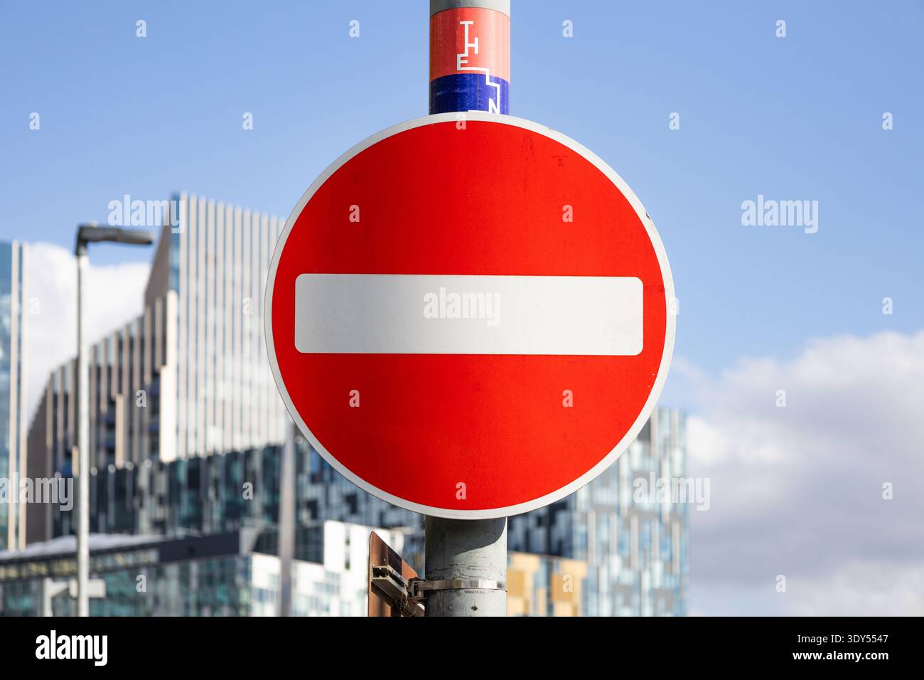 Eingeschränkter Bereich, der durch kein Straßenschild gekennzeichnet ist Stockfoto