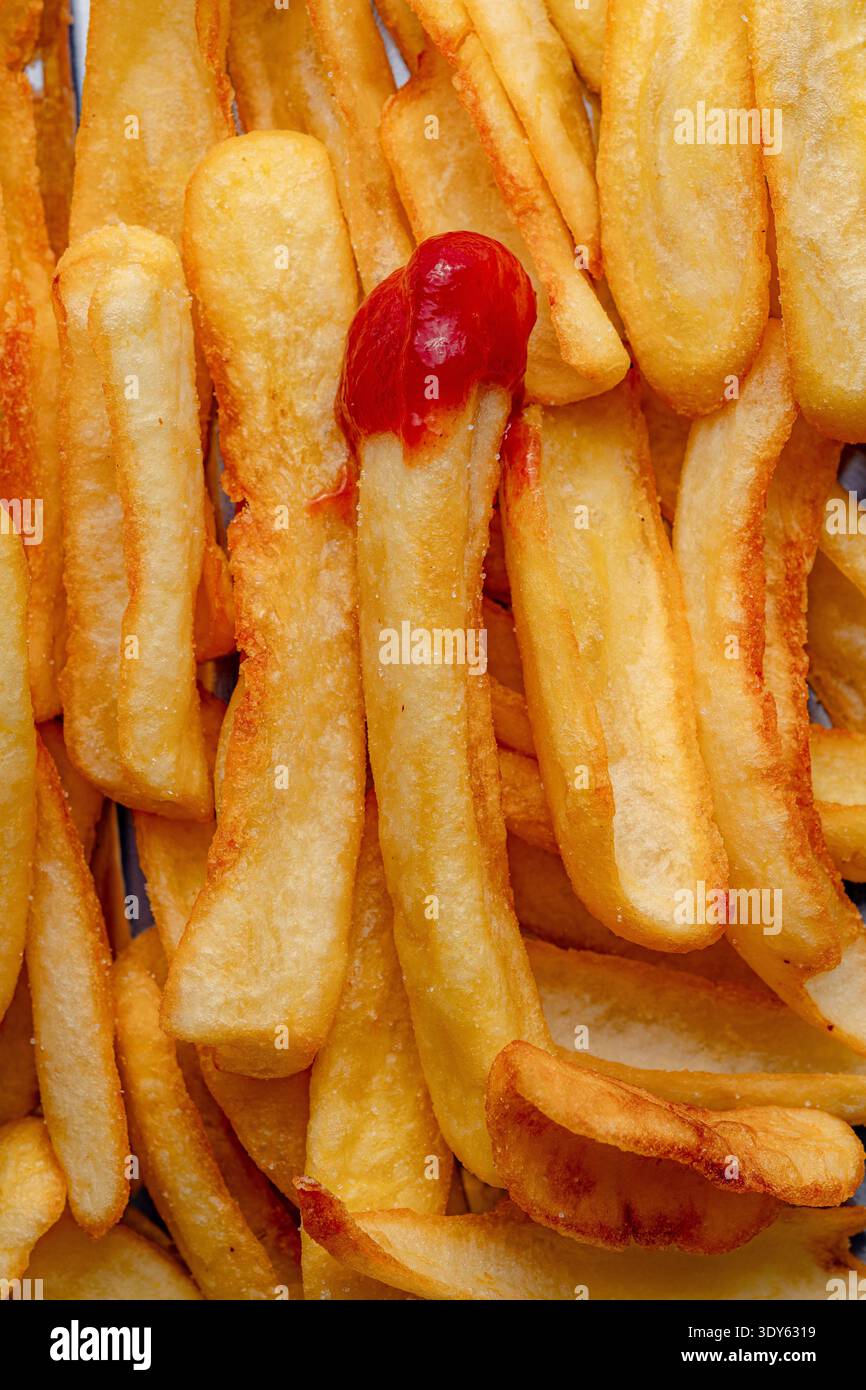Pommes Frites schließen die Textur als isolierte Kunst Stockfoto