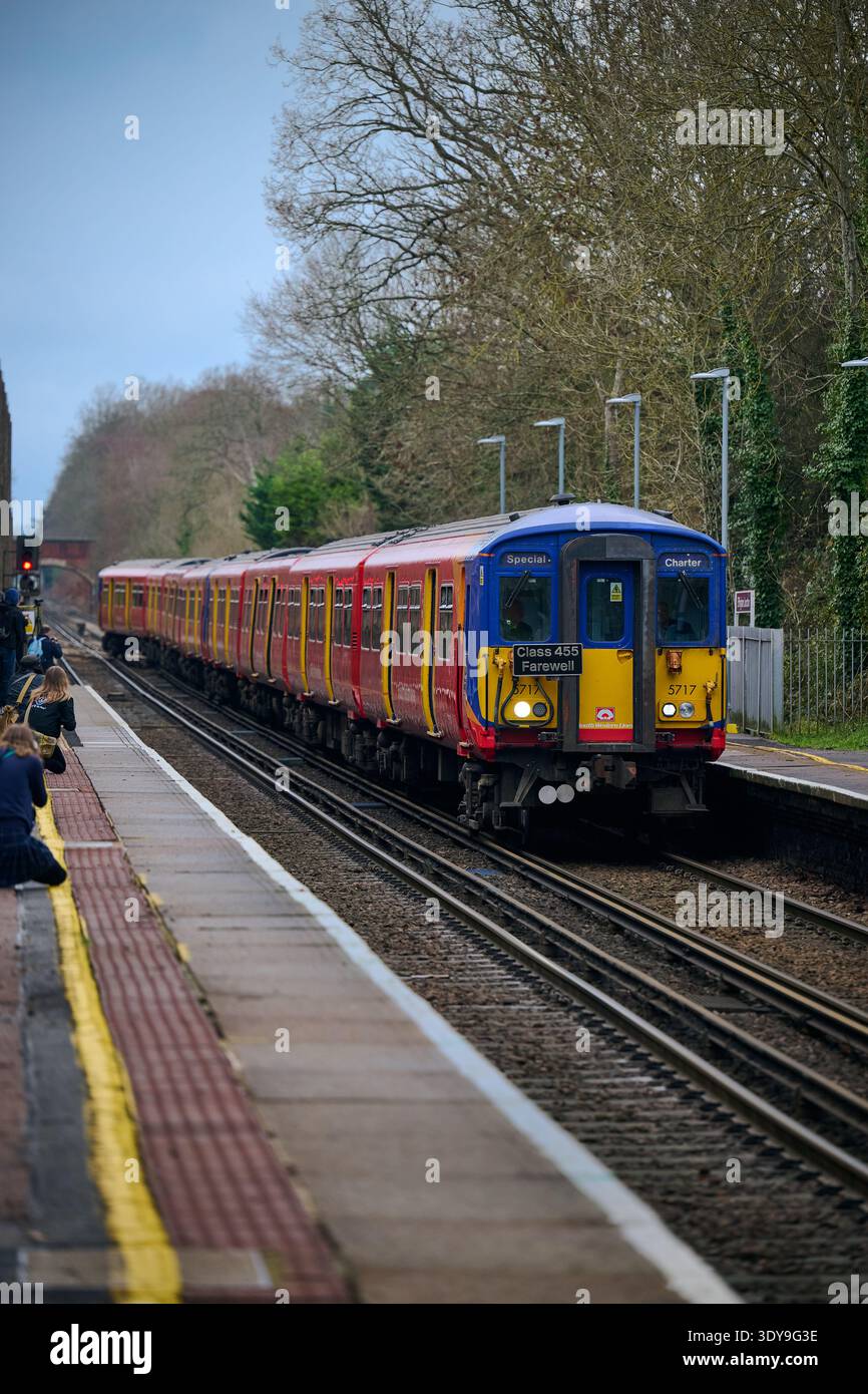 Class 455 Farewell Rail Tour am 21. Dezember 2025 in Effingham Junction, Surrey Stockfoto