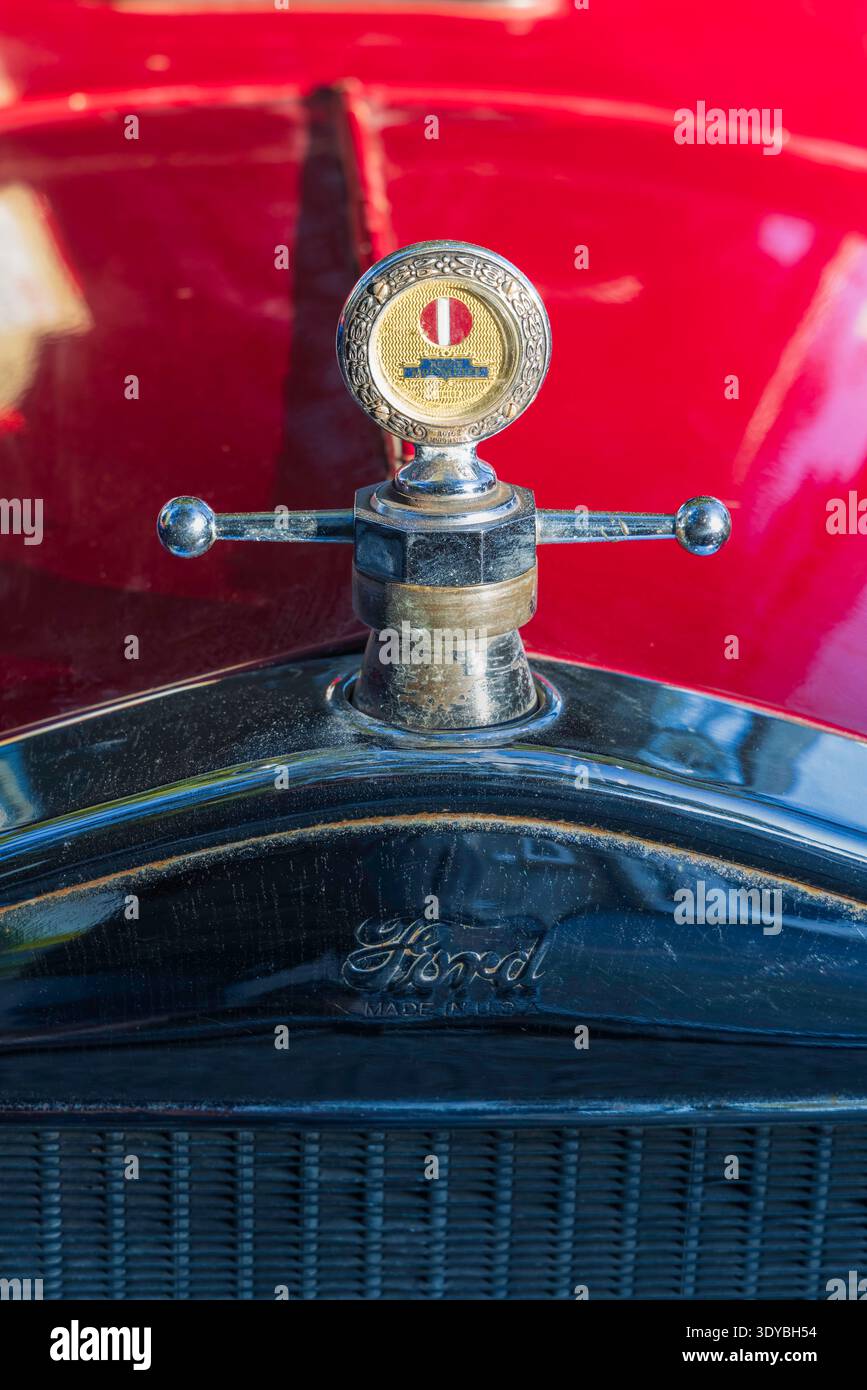 Clevedon Kaffee und Autos Ford Model T Emblem Stockfoto
