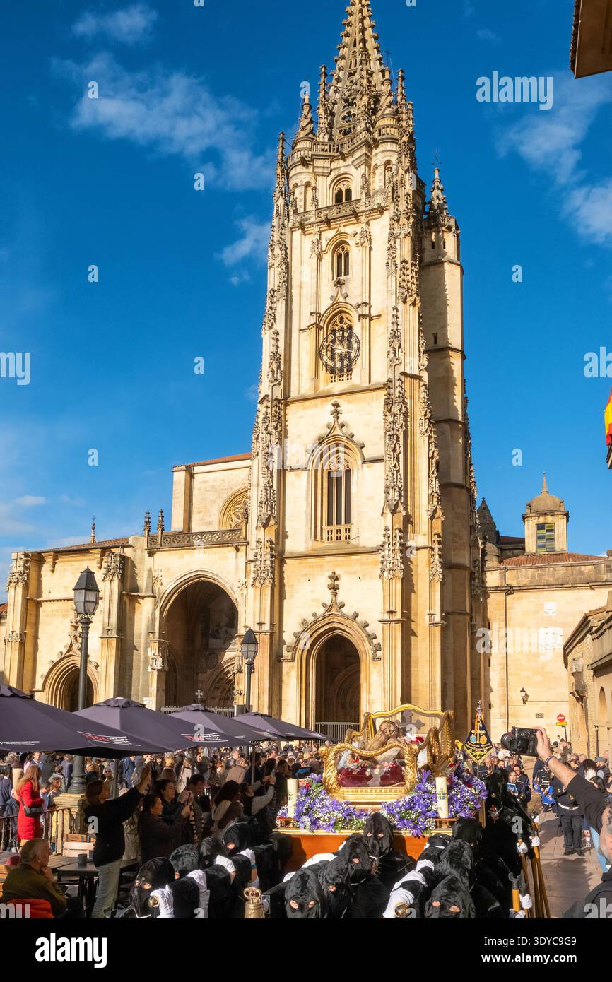 Karwoche Santa Semana am Karfreitag in Oviedo, Asturien, Spanien Stockfoto
