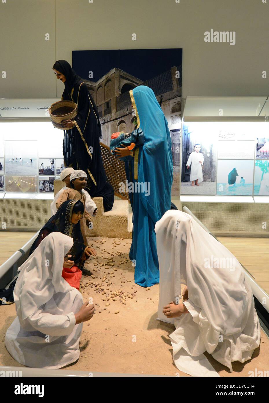 Hall of Customs and Traditions zeigt bahrainische Traditionen im Nationalmuseum von Bahrain in Manama, Bahrain. Stockfoto