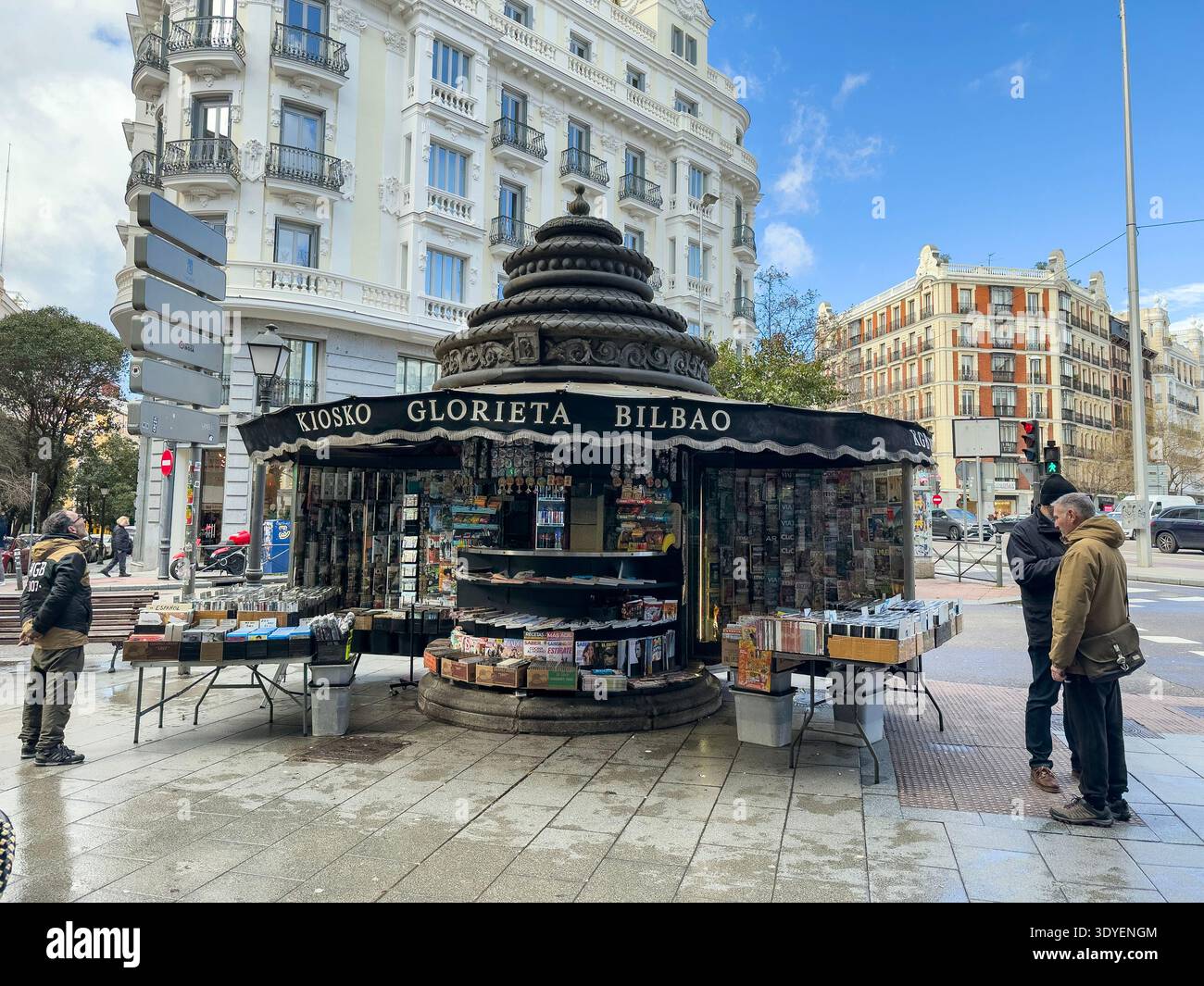 Kiosko Glorieta de Bilbao, Madrid, Spanien - Smartphone-aufgenommenes Stockfoto