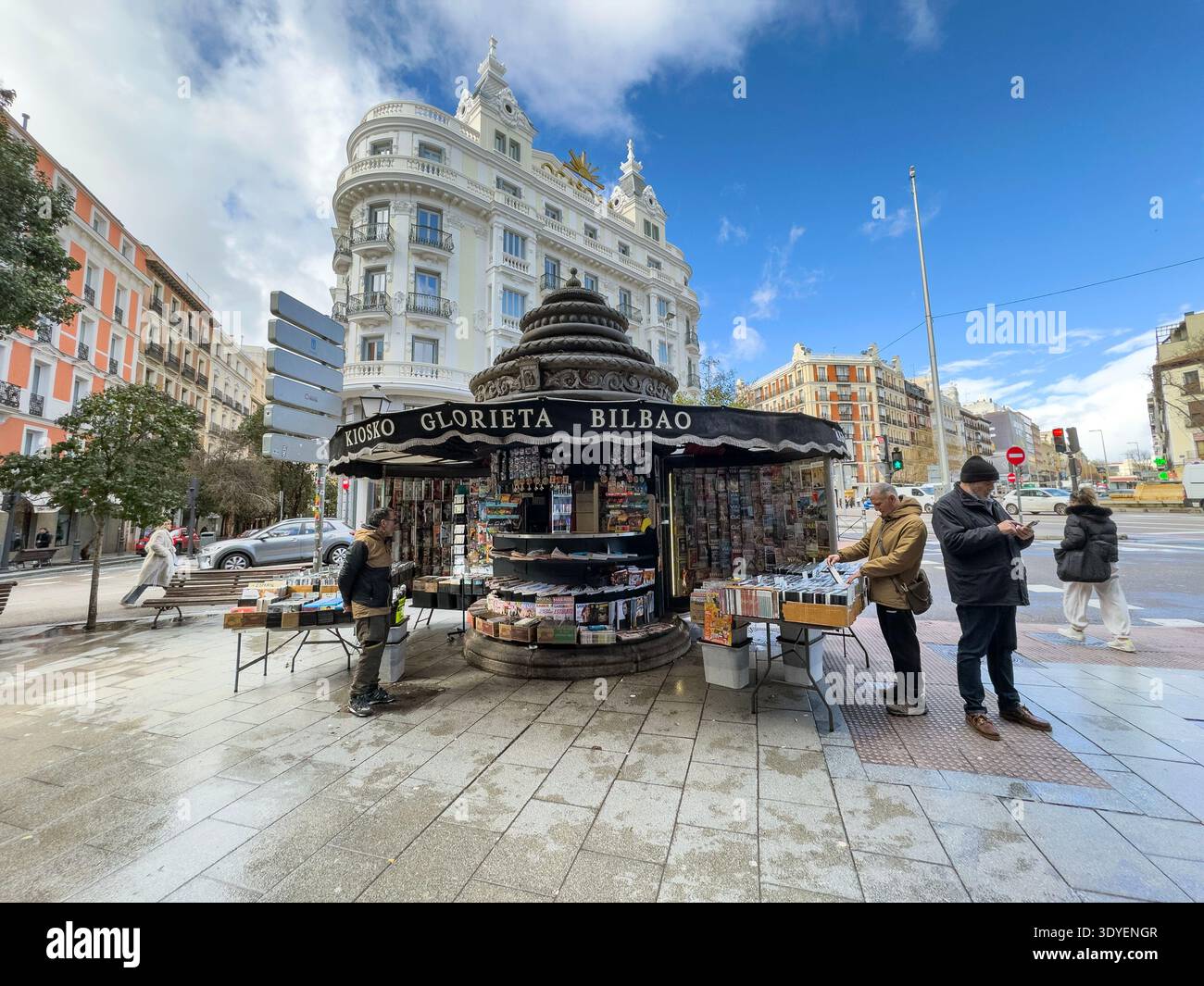 Kiosko Glorieta de Bilbao, Madrid, Spanien - Smartphone-aufgenommenes Stockfoto