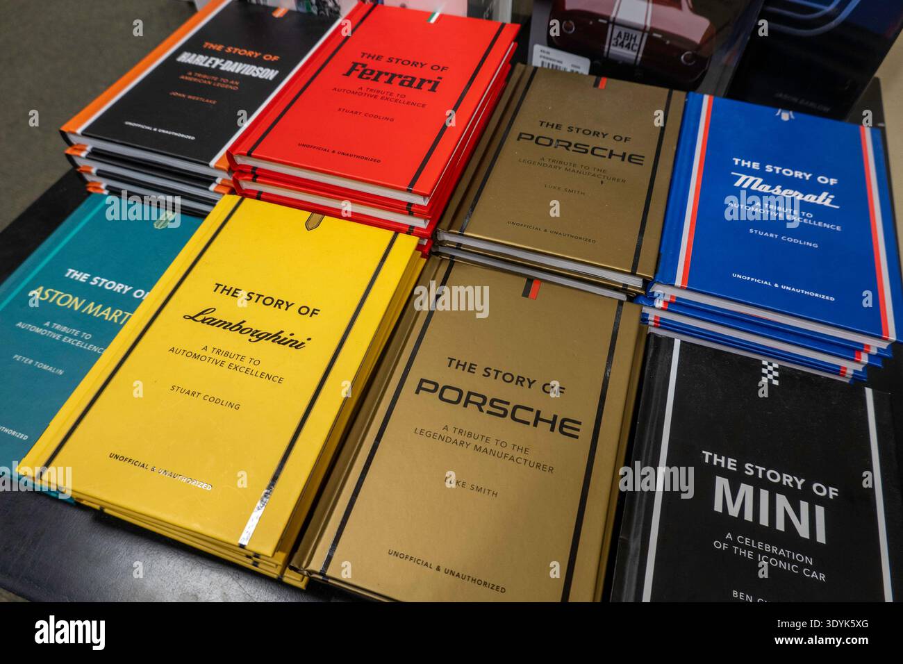 Barnes & Noble Booksellers on Fifth Avenue in New York City bietet eine große Auswahl an Büchern und Zeitschriften, USA 2026 Stockfoto