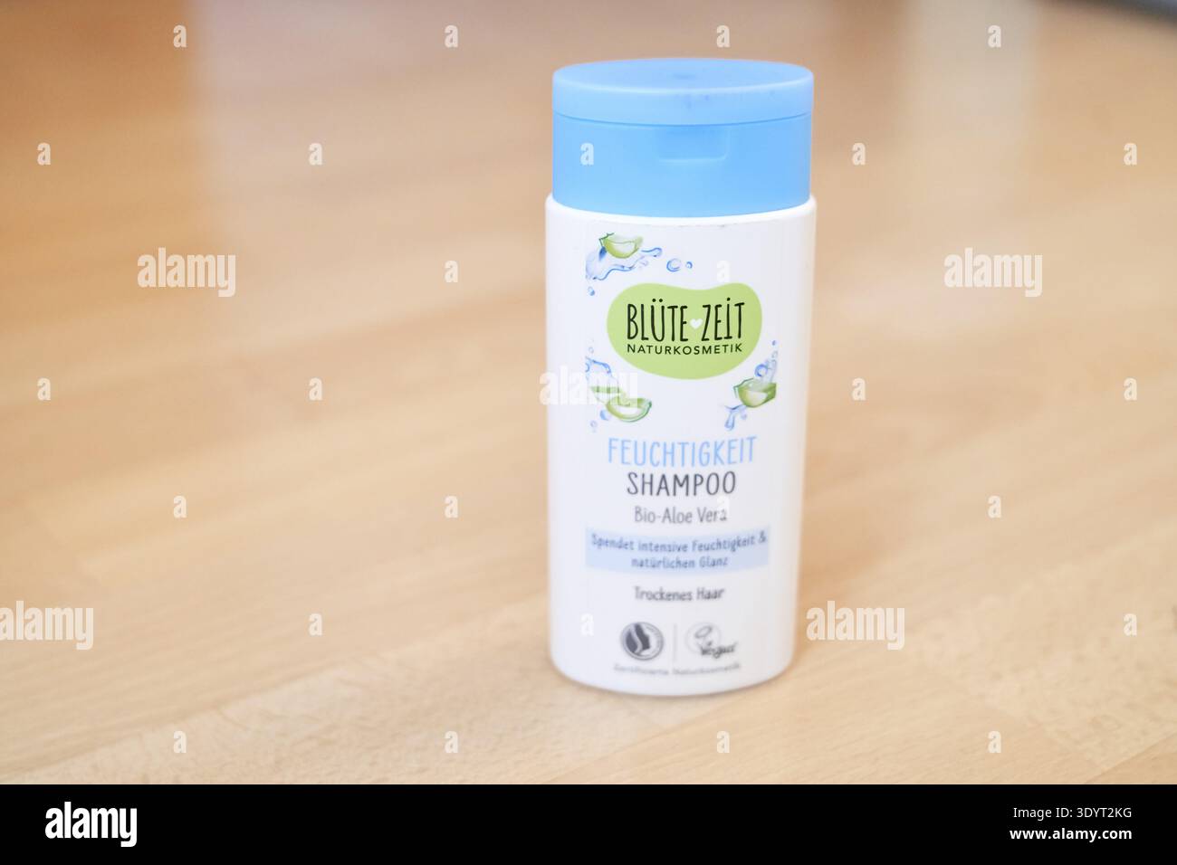 Bio Aloe Vera Feuchtigkeitsshampoo für trockenes Haar aus der Blütezeit Naturkosmetik, Blütezeit, vegan, zertifizierte Naturkosmetik Stockfoto