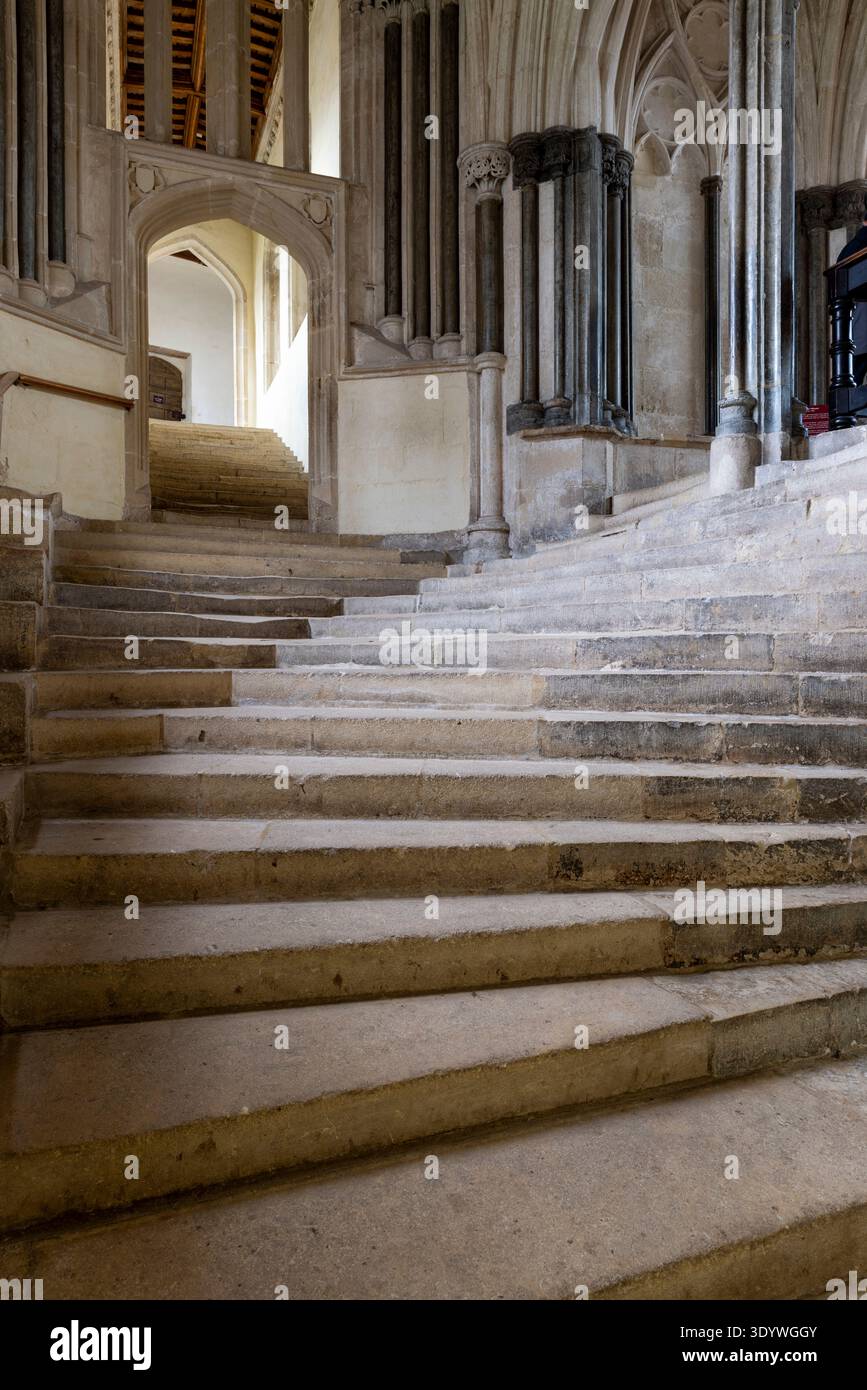 Wells Cathedral, Somerset, England. Innenraum, Treppe führt zum Kapitelhaus Stockfoto