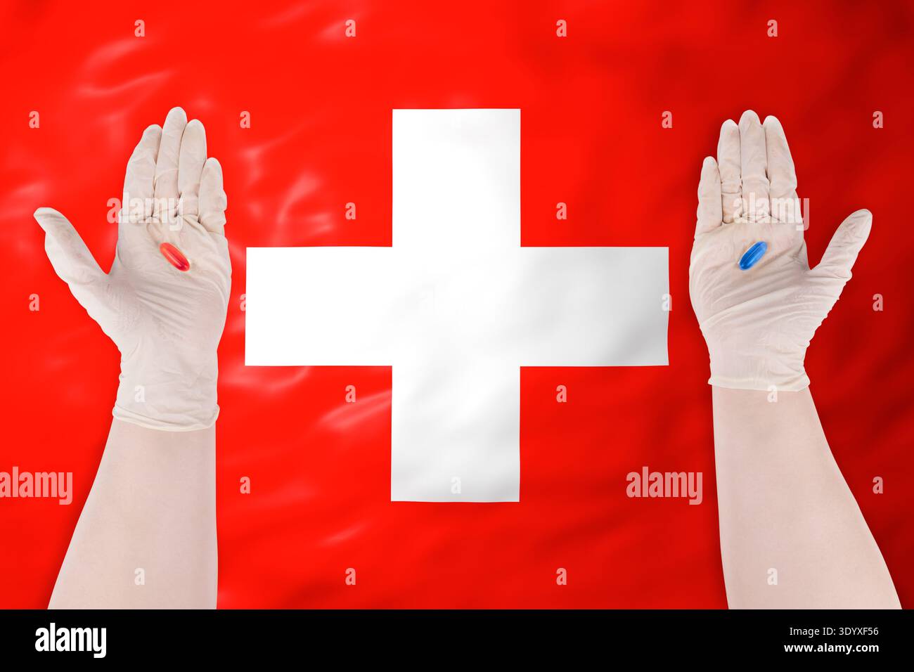 Mediziner in Handschuhen, die rote und blaue Kapseln über der Schweizer Flagge halten. Konzept der Gesundheitswahl und Pharmaindustrie in der Schweiz Stockfoto