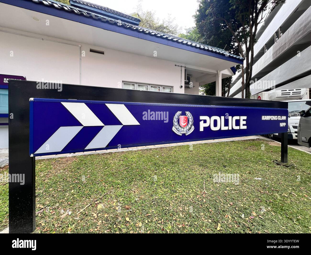 Polizeistation, Postschilder Design, Singapur Stockfoto