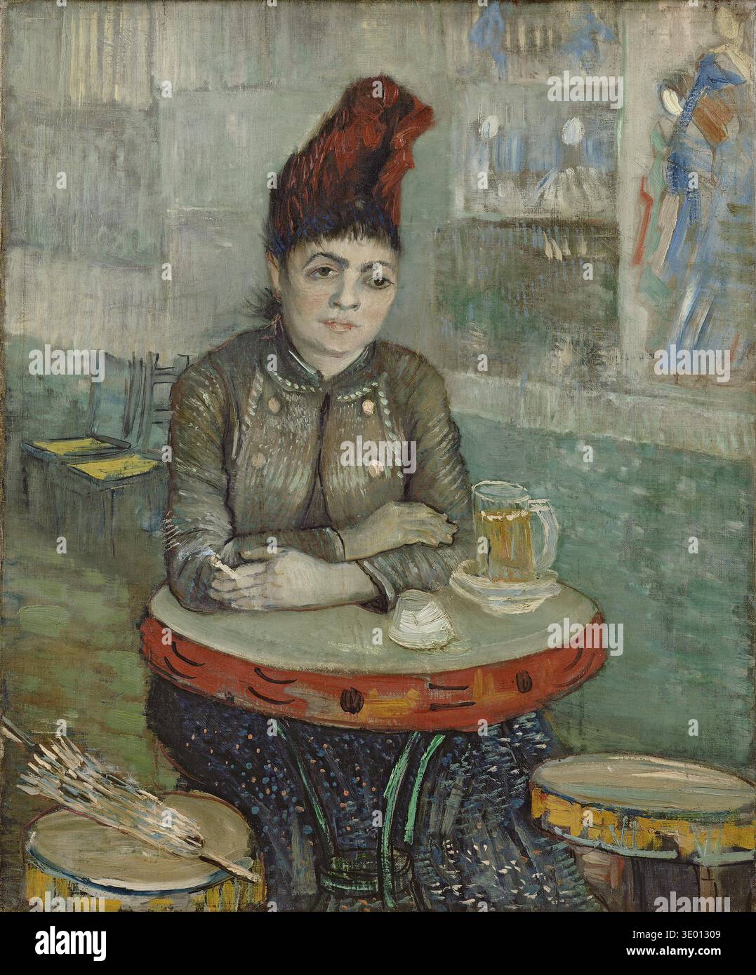 Dieses Gemälde auf Leinwand von Vincent van Gogh aus dem Jahr 1887 zeigt Agostina Segatori, die Besitzerin des Pariser Cafés Le Tambourin, an einem Tisch mit einem Glas Bier. Das Werk mit dem Titel „in the Cafe: Agostina Segatori in Le Tambourin“ fängt ihren introspektiven Blick ein und zeigt Elemente des Cafés in einem impressionistischen und post-impressionistischen Stil. Stockfoto