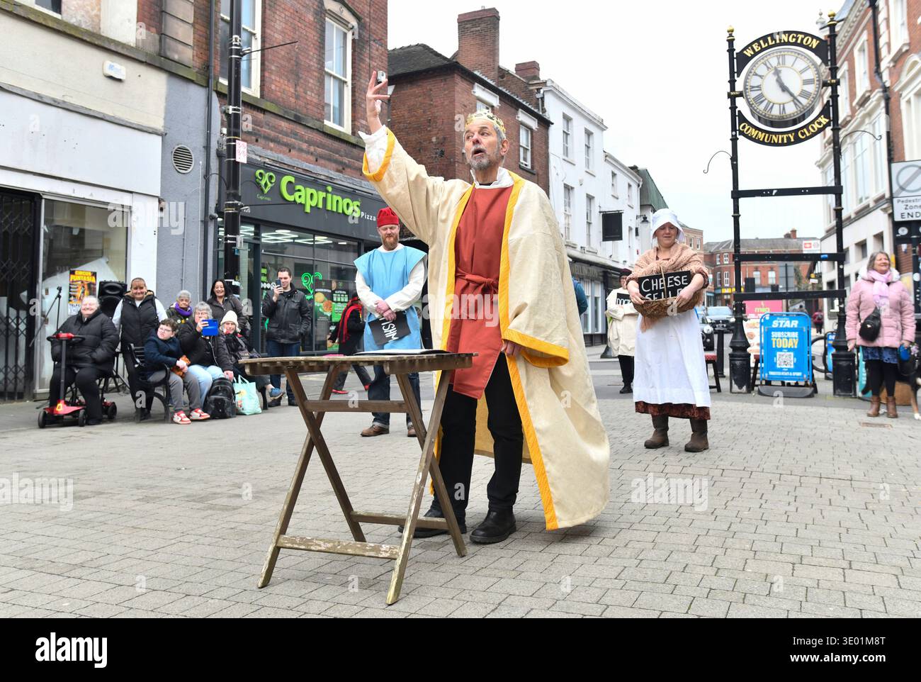 Wellington Charter Day 2026 mittelalterlicher Charme kehrt zum 782. Jahrestag des Markts in die Straßen von Wellington zurück. Die Stadt in Shropshire war es Stockfoto