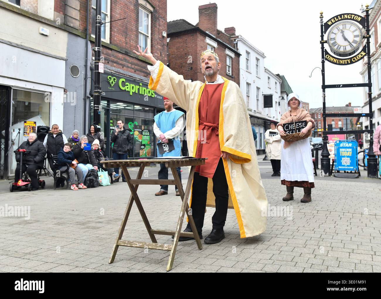 Wellington Charter Day 2026 mittelalterlicher Charme kehrt zum 782. Jahrestag des Markts in die Straßen von Wellington zurück. Die Stadt in Shropshire war es Stockfoto