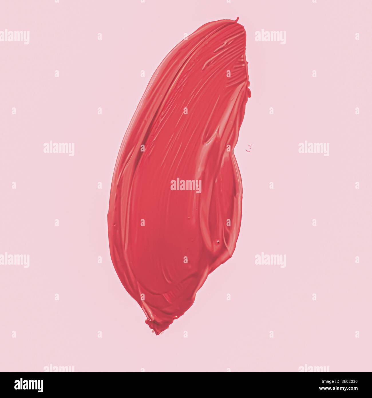 Roter Pinselstrich oder Make-up verschmiert Nahaufnahmen, Kosmetik und Lippenstifttexturen Stockfoto