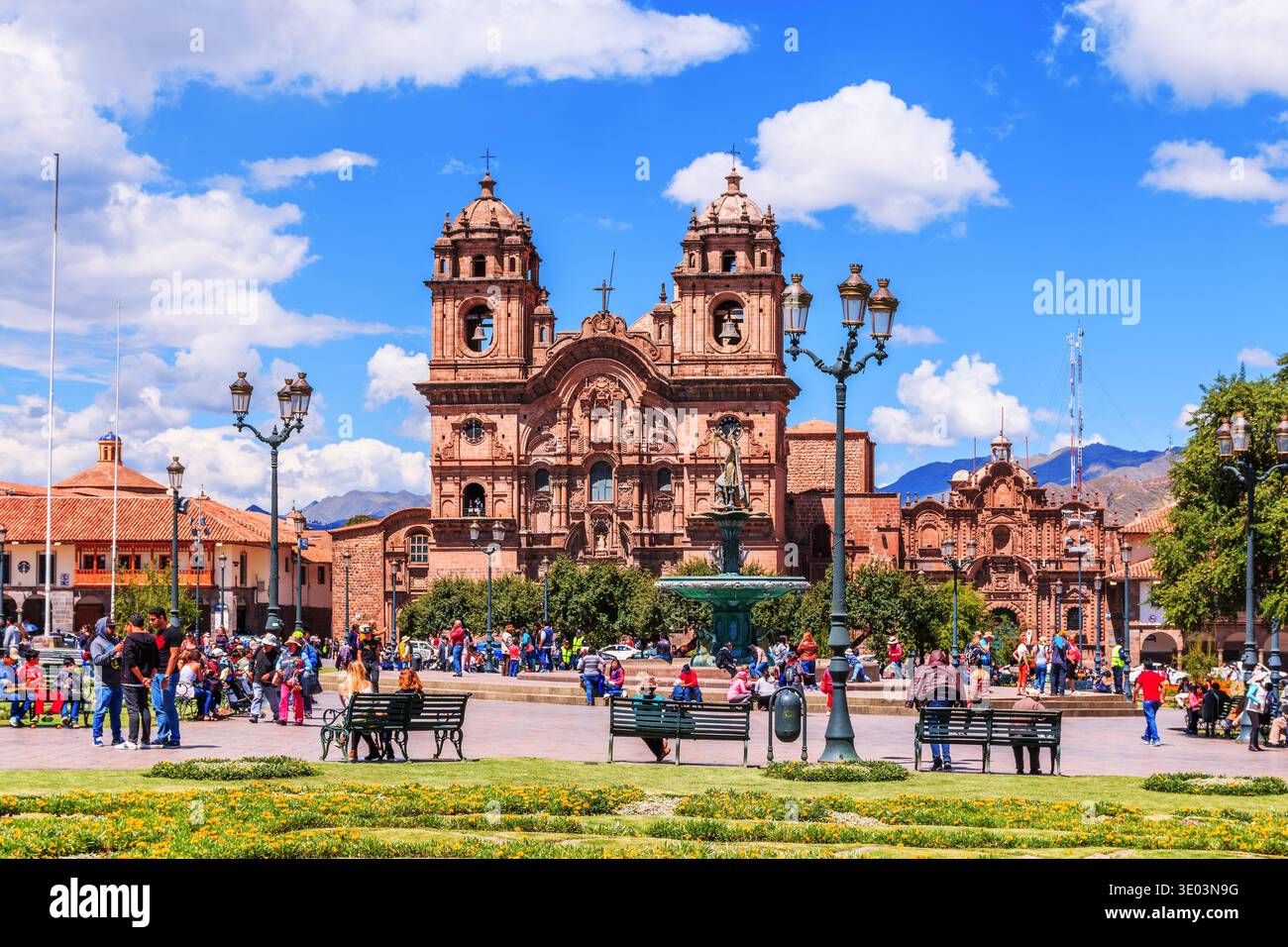 Cusco, Peru - 24. April 2017 : die Kirche der Gesellschaft Jesu auf der Plaza de Armas. Stockfoto