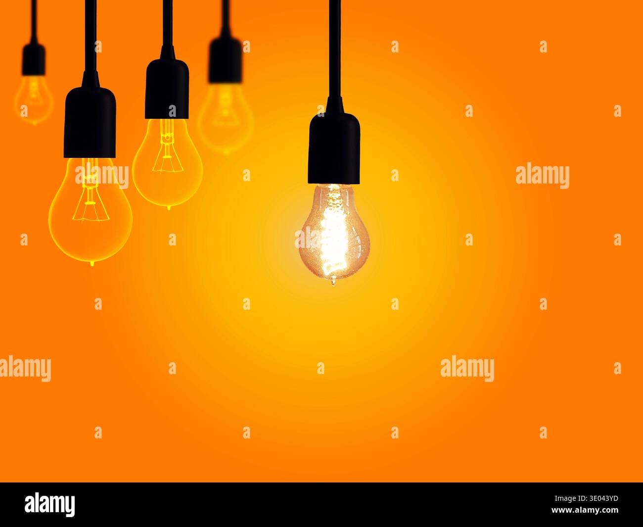 Glühbirne Idee Konzept Hängelampe Für Innovation, Kreativität Und Helle Inspiration Stockfoto