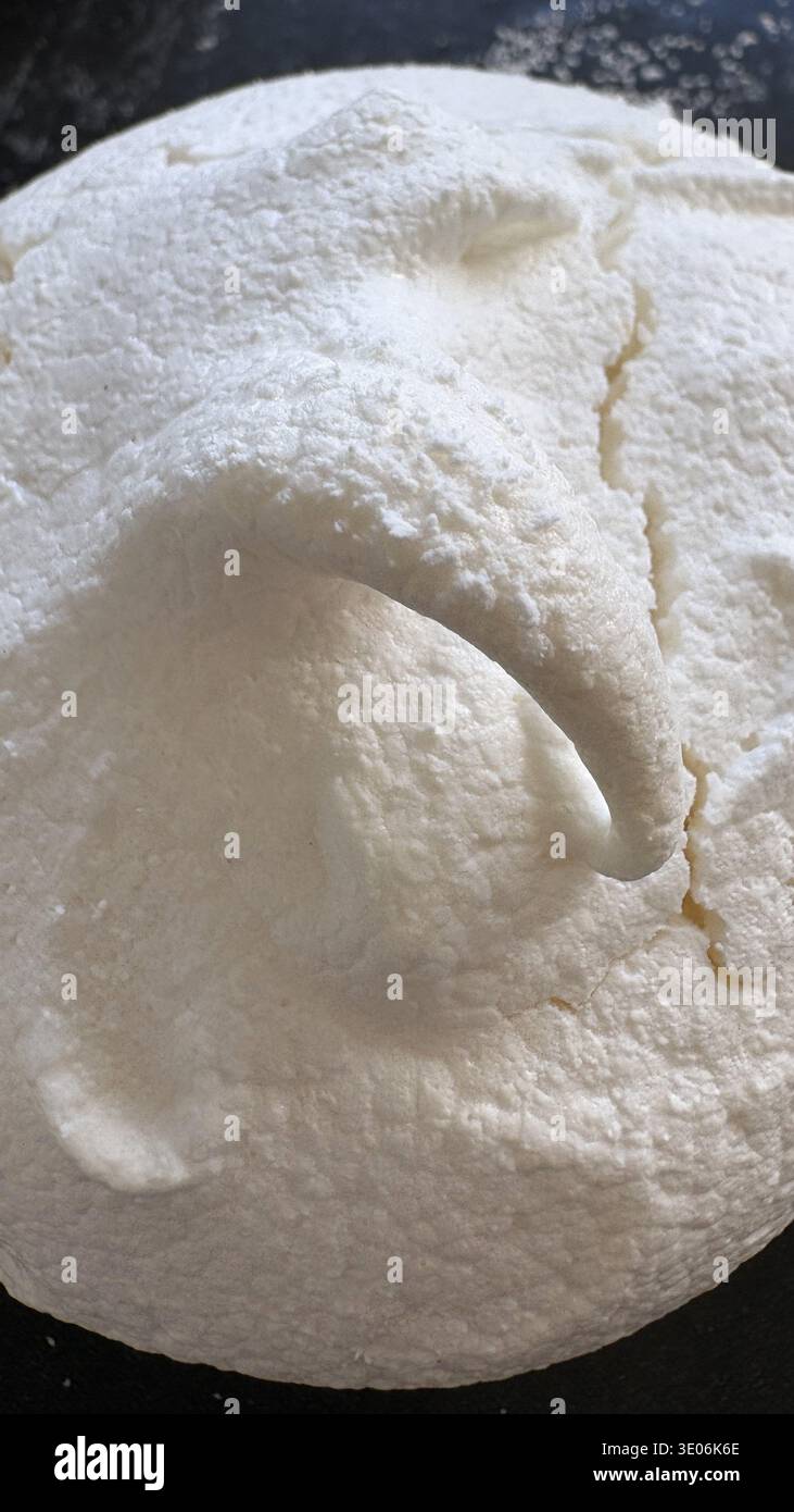 Eine Vegane Aquafaba-Meringue (Ohne Eier) Stockfoto