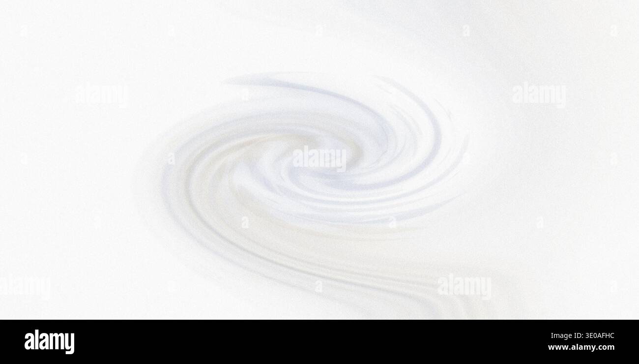Ein zartes, wirbelndes Design in hellen Blau- und Weißtönen, zentriert auf einem sauberen weißen Hintergrund, erzeugt ein Gefühl sanfter Bewegung Stockfoto