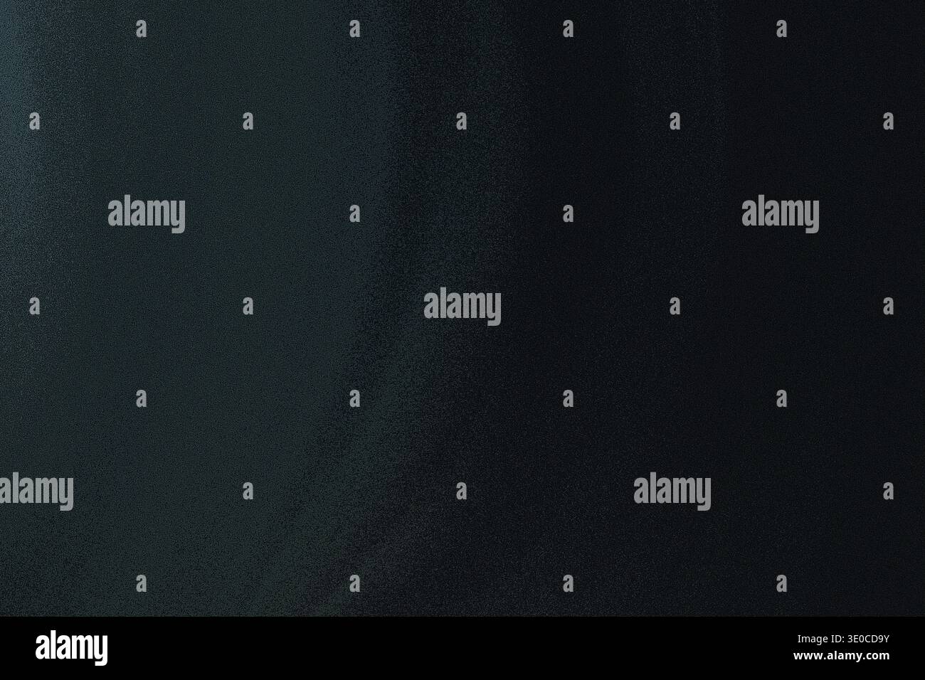 Ein verschwommenes Bild mit einem dunklen Blau- und Schwarzverlauf, das eine abstrakte Textur mit subtilen Farbvariationen und Farbtönen erzeugt. Die Gesamtstimmung ist m Stockfoto