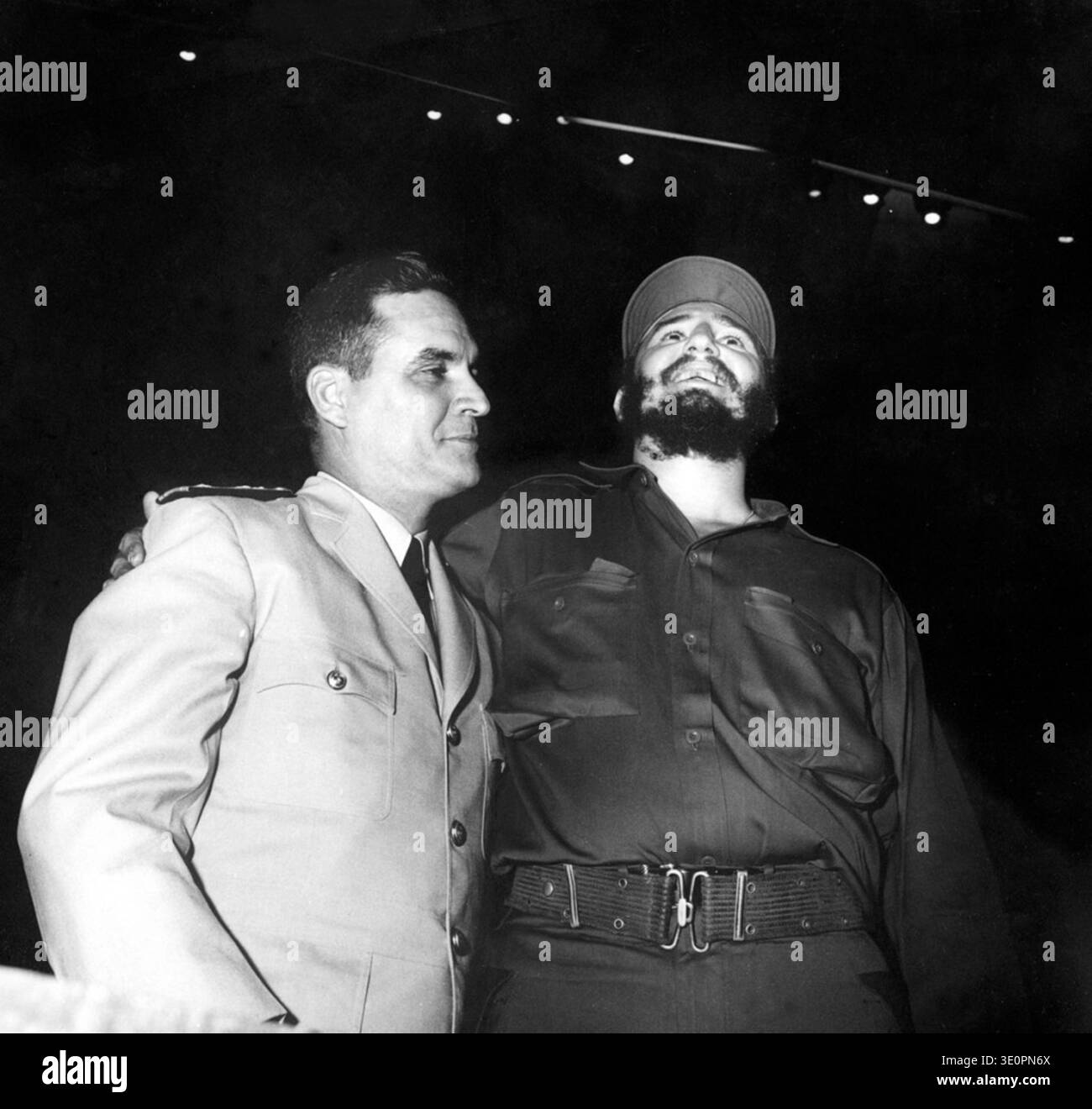 Fidel Castro y Wolfgang Larrazábal, en acto en el Aula Magna de la Universidad Central de Venezuela. Enero, 1959. Stockfoto