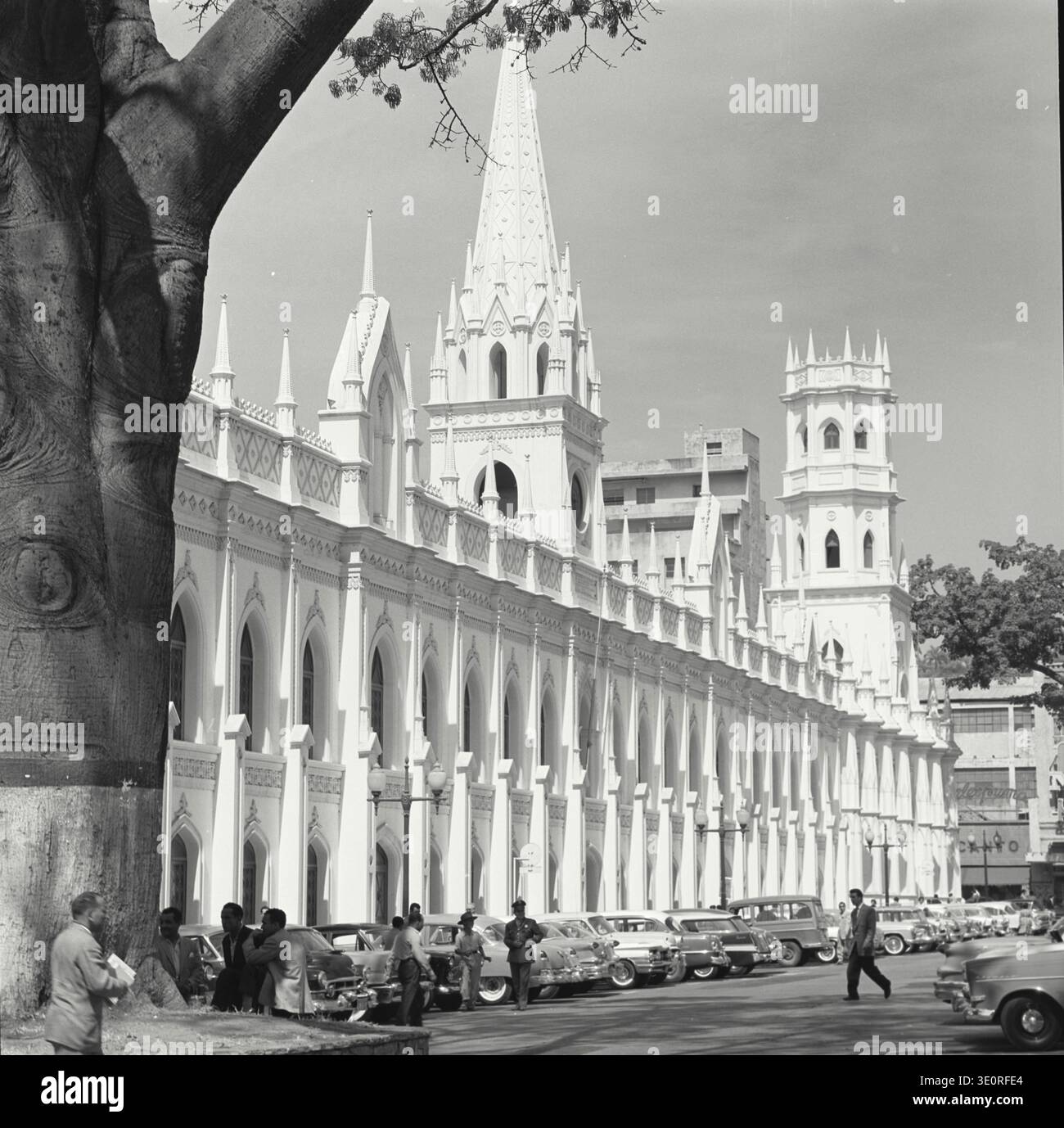 Vintage-Foto. Ehemaliges Universitätsgebäude, heute besetzt von der bibliotheca Nacional und der Academia de la Historia. Stockfoto