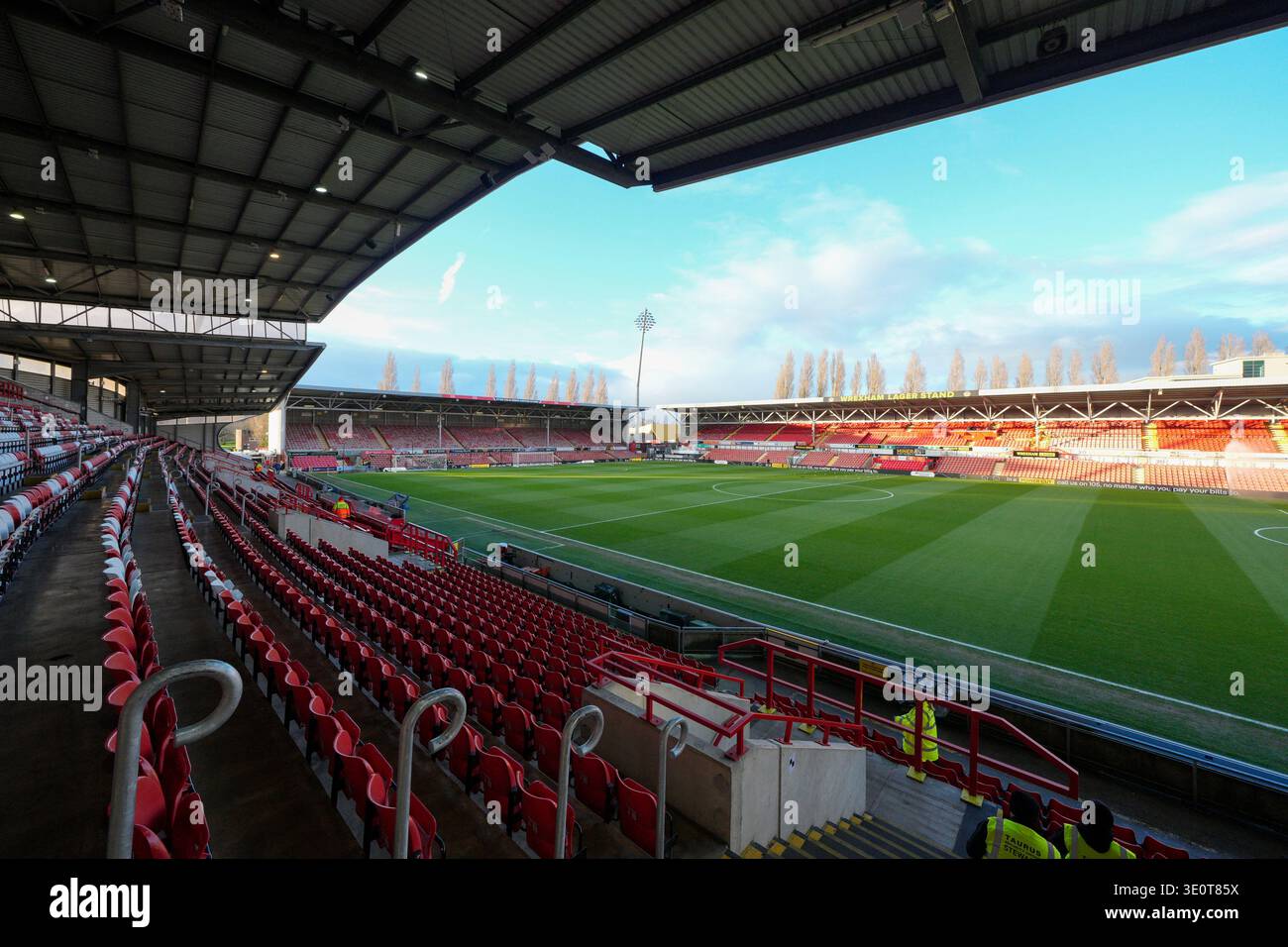 März 2026; Stok CAE Ras, Rennbahn, Wrexham, Wales; EFL Championship Football, Wrexham gegen Swansea City; Ein allgemeiner Blick auf das Stok CAE Ras Stadium vor dem Spiel Stockfoto