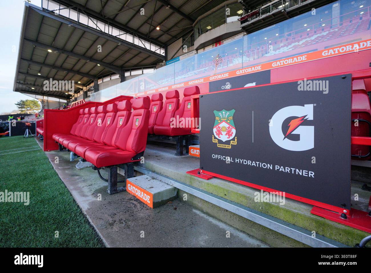 März 2026; Stok CAE Ras, Rennbahn, Wrexham, Wales; EFL Championship Football, Wrexham gegen Swansea City; Ein allgemeiner Blick auf das Stok CAE Ras Stadium vor dem Spiel Stockfoto