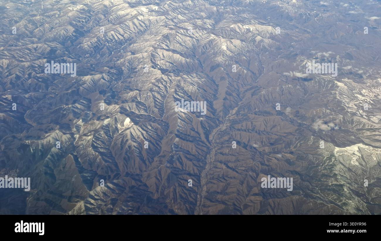 Panoramaaufnahme der zerklüfteten Berge Stockfoto