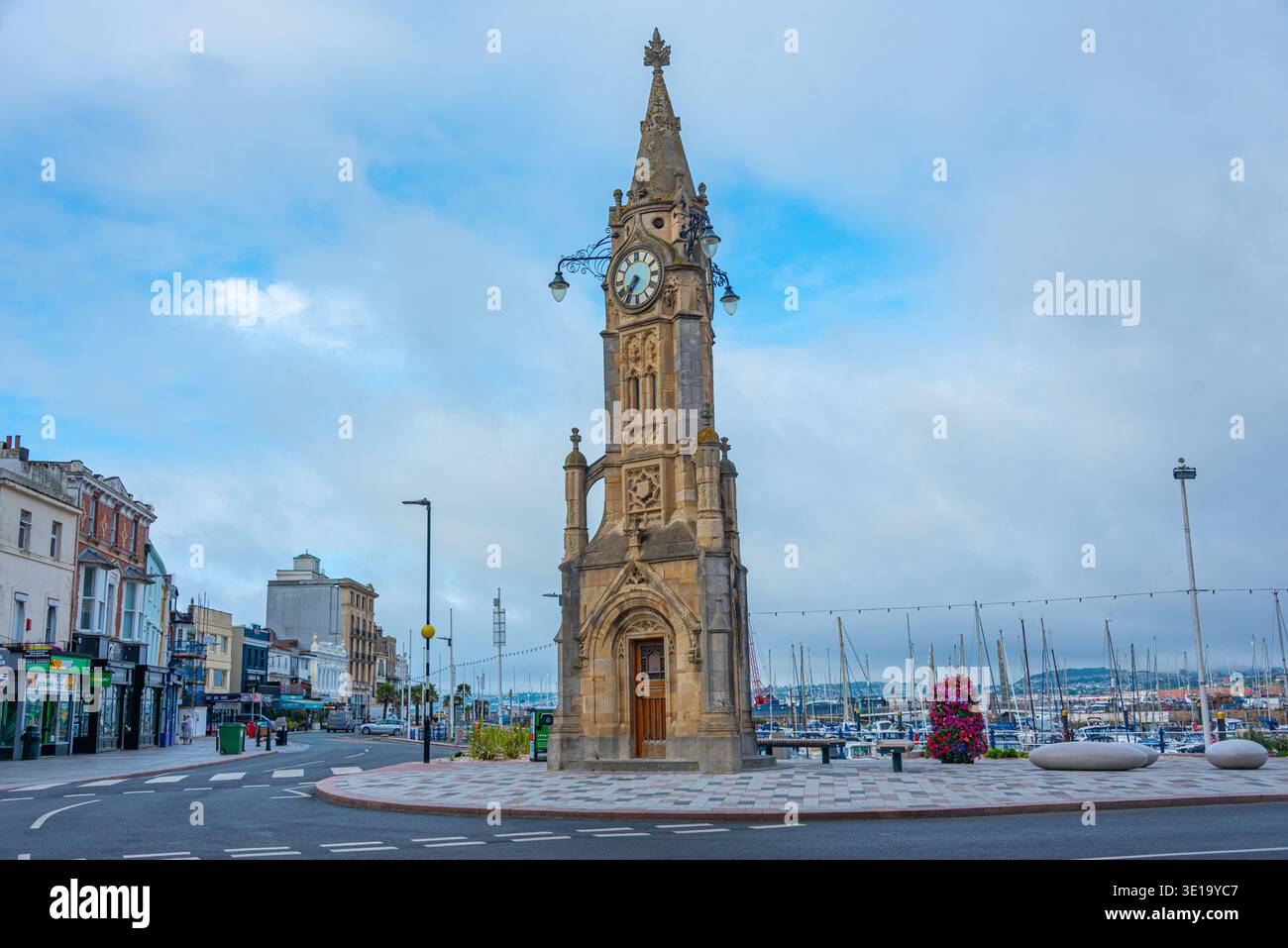 Torquay, England, 17. Juli 2025: Uhrenturm in Torquay, England Stockfoto
