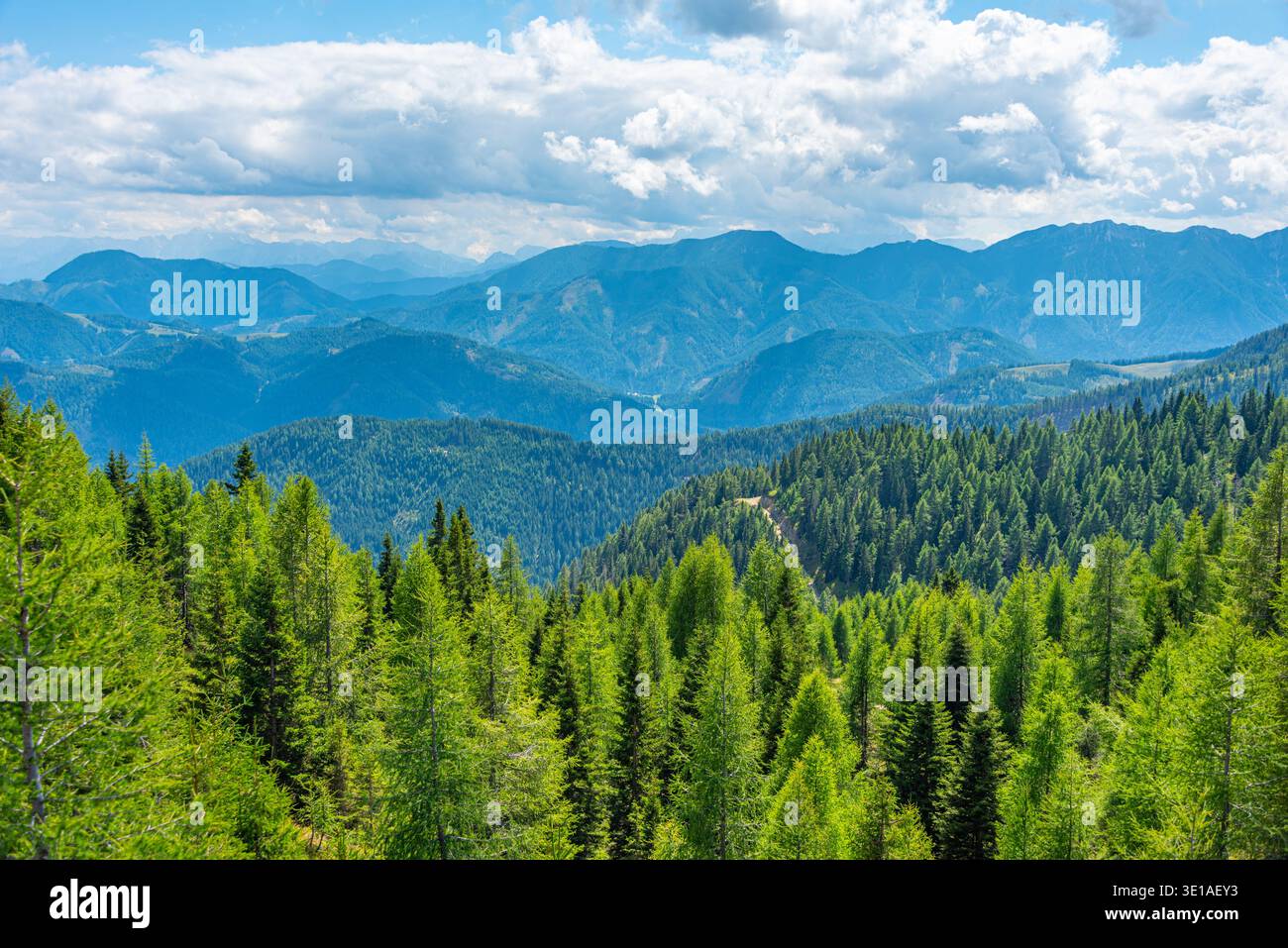 Alpenpanorama vom Goldeck in Österreich.BILD Stockfoto