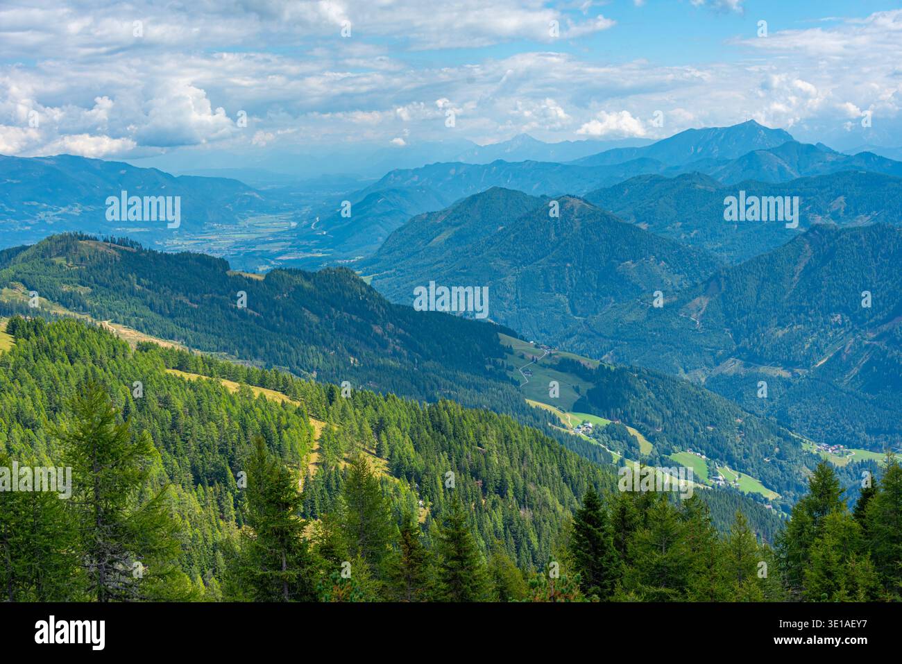 Alpenpanorama vom Goldeck in Österreich.BILD Stockfoto