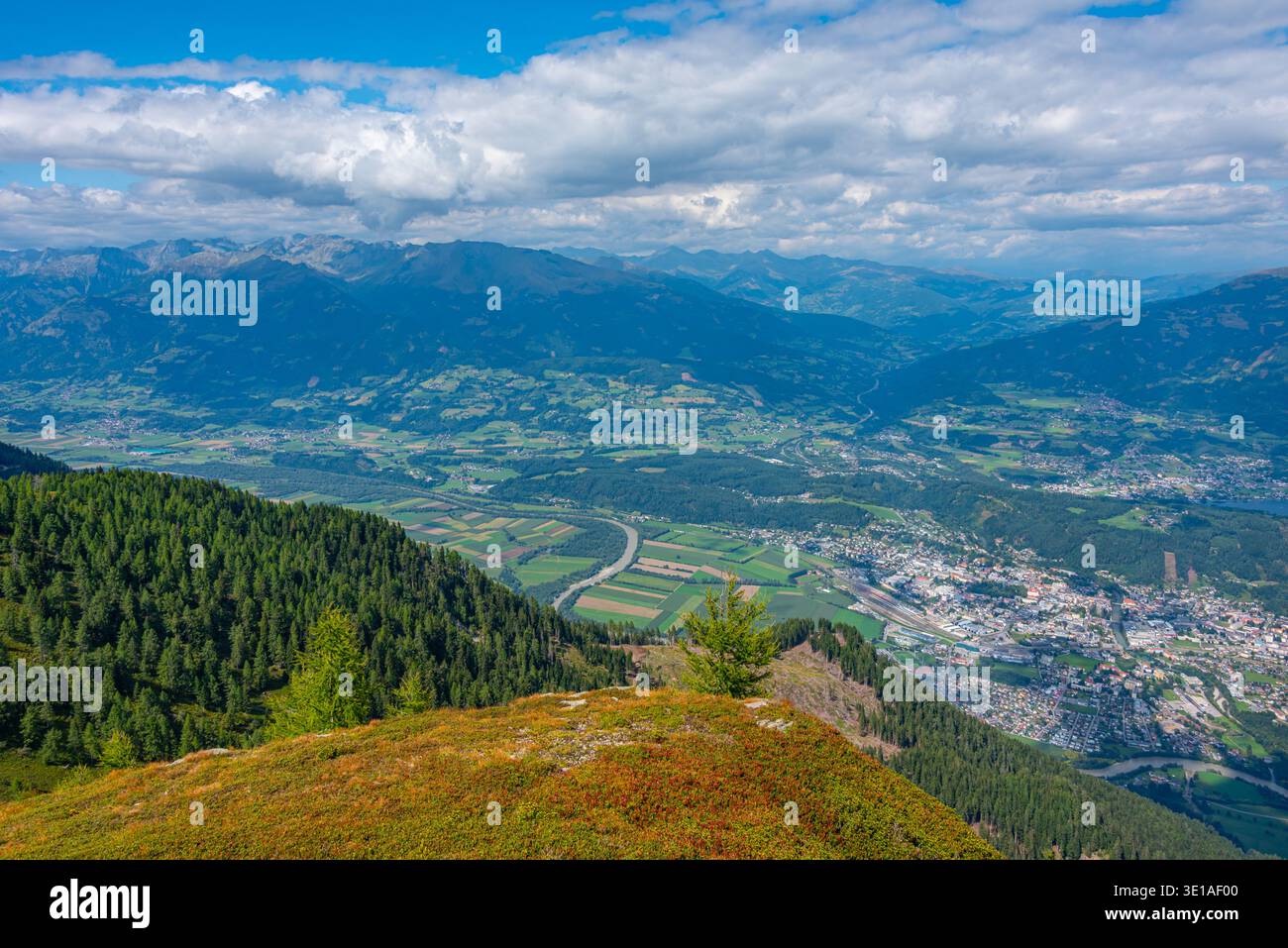 Panoramablick auf das Drau-Tal in Kärnten in Österreich.BILD Stockfoto