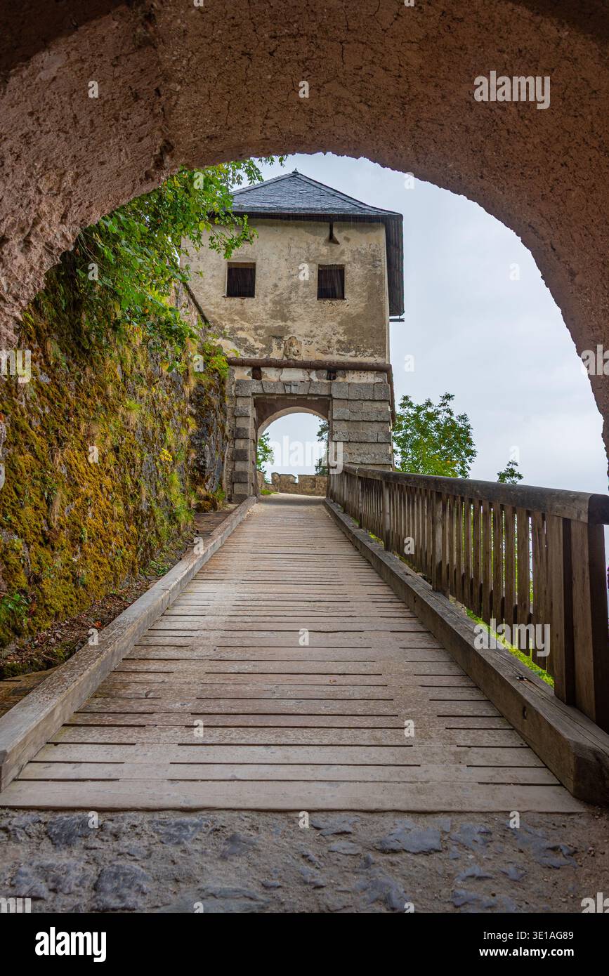 Schloss Hochosterwitz in Österreich. BILD Stockfoto