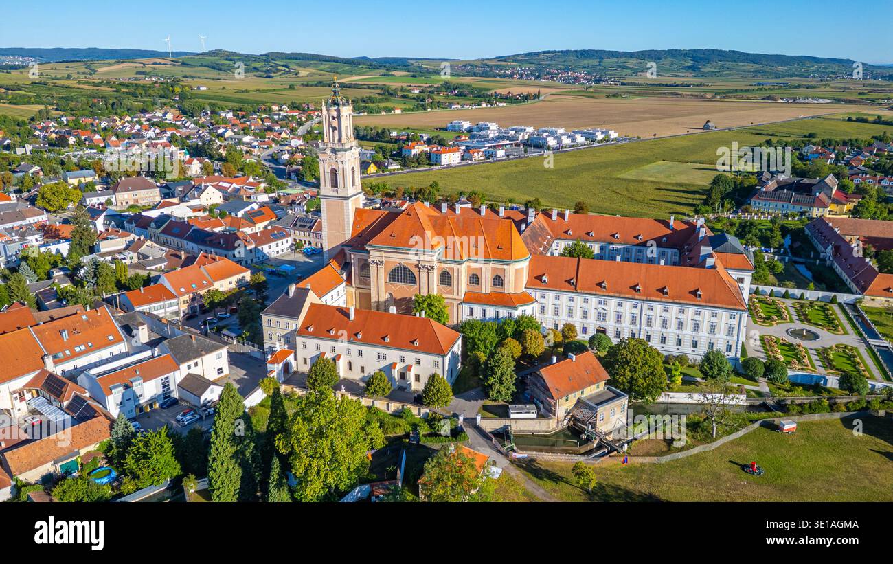 Kloster Herzogenburg an einem sonnigen Sommertag, Österreich.BILD Stockfoto