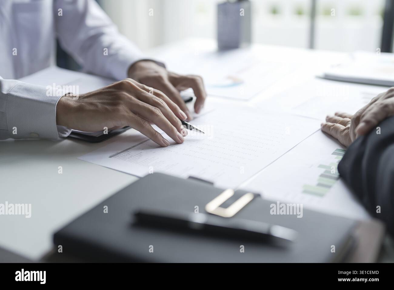 Geschäft Leute treffen Design Ideen professioneller Investor neue Start-up Projekt arbeiten. Konzept.Business Planung im Büro Stockfoto