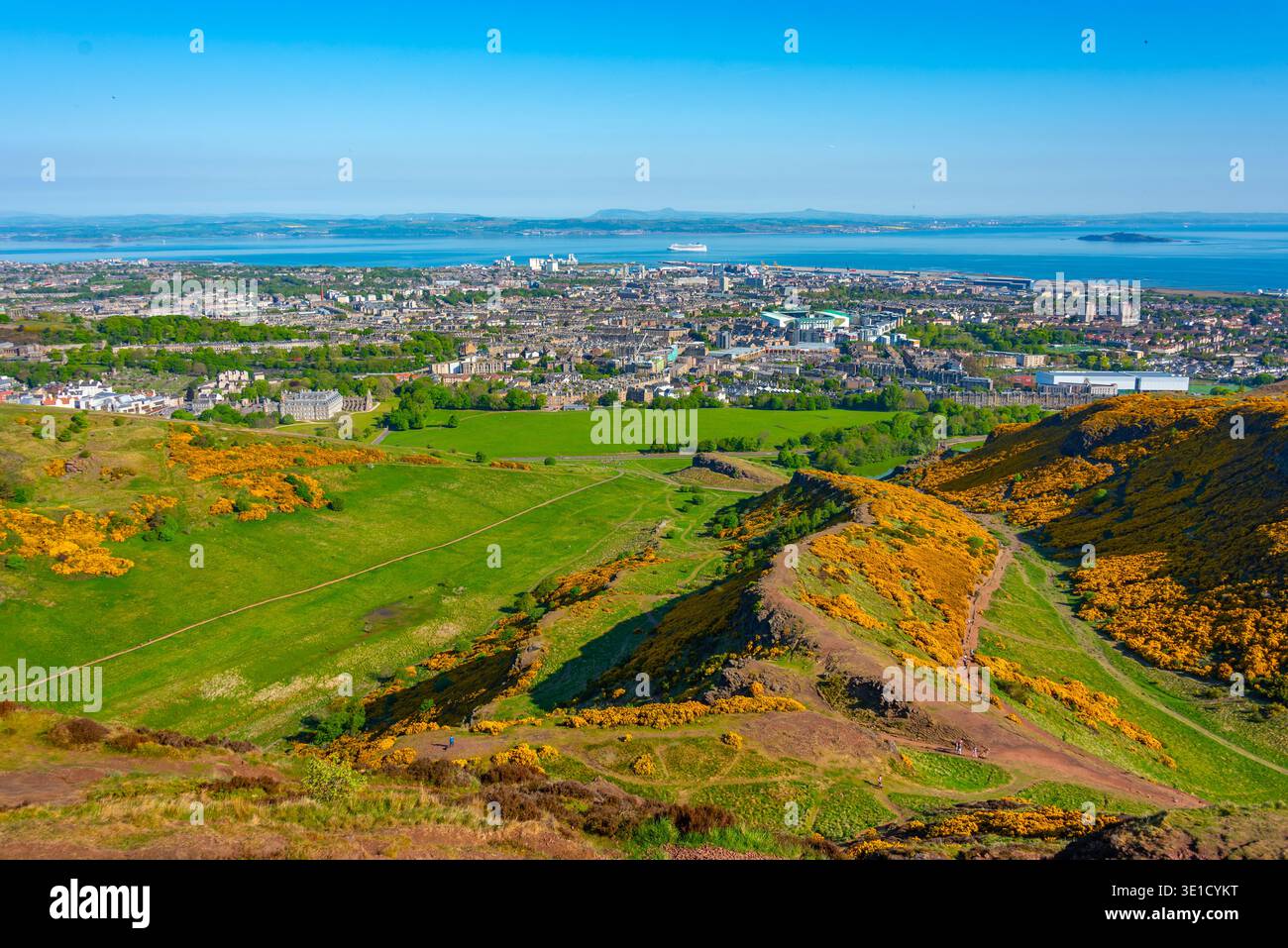 Holyrood Park Blick auf den Hafenbezirk von Edinburgh, Schottland.BILD Stockfoto