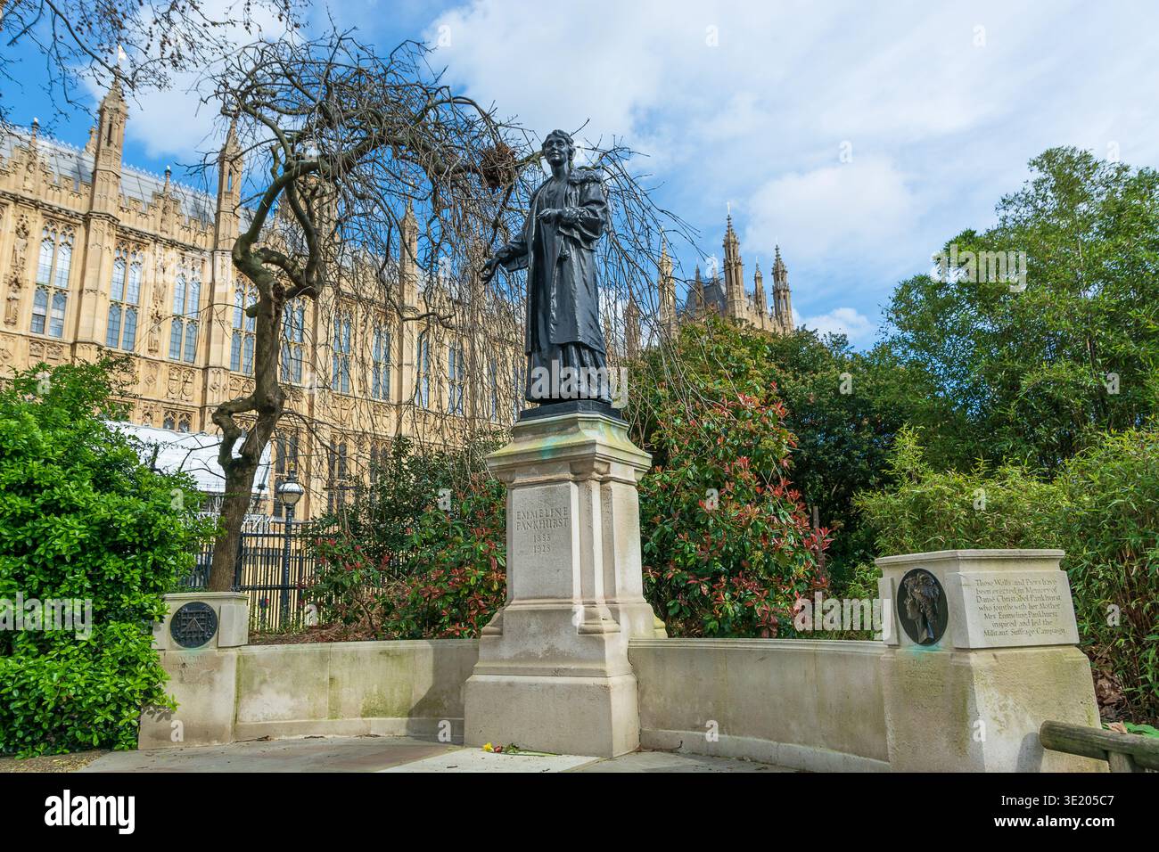 Emmeline und Christabel Pankhurst Memorial, Victoria Tower Gardens, London, England, Großbritannien Stockfoto