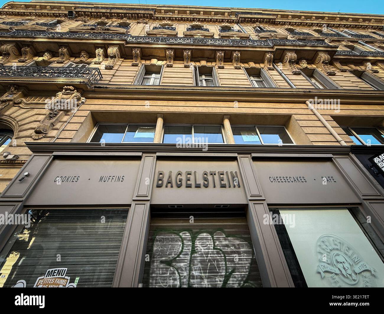 MARSEILLE, FRANKREICH - 3. OKTOBER 2025: Bagelstein Ladenschild ist an einem Fast Food- und Café-Standort in Marseille zu sehen. Bagelstein ist ein franzose Stockfoto