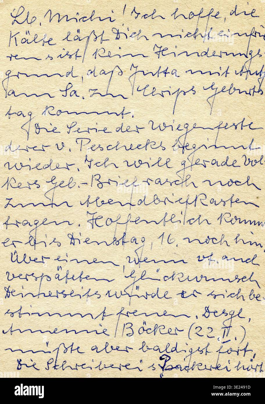 Fragment eines alten handschriftlichen Briefes, geschrieben in deutscher Sprache. Vintage-Handschrift auf einer Postkarte, ca. 1970er Jahre Kann als Hintergrund verwendet werden Stockfoto