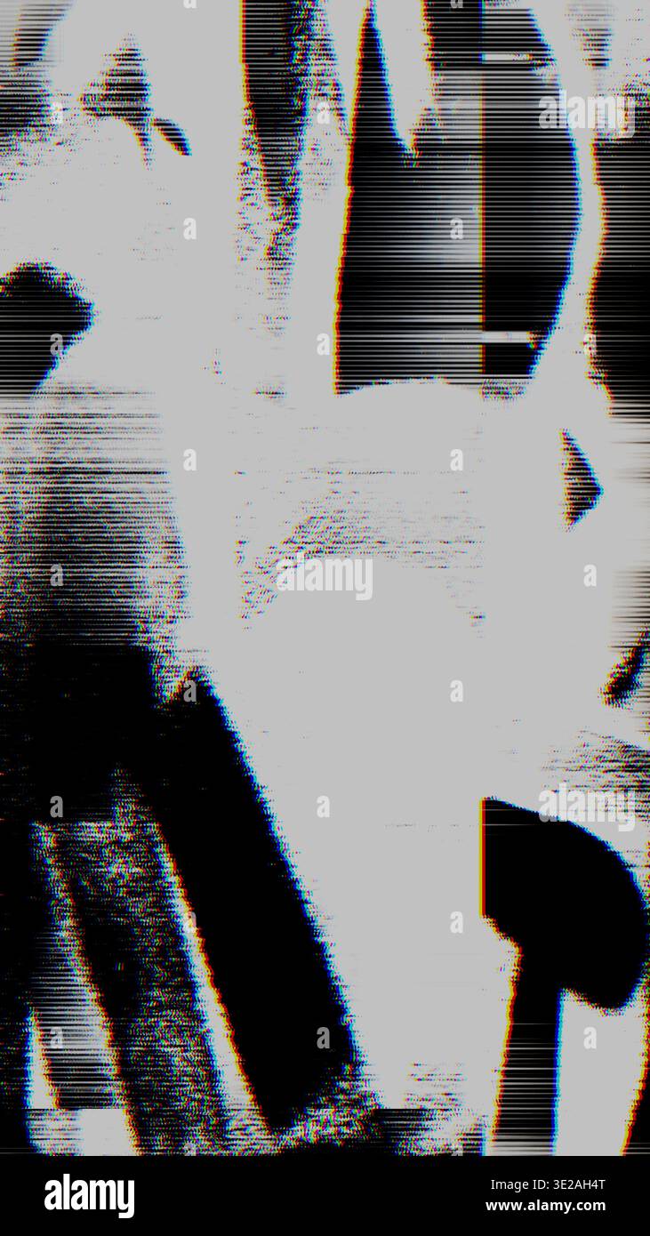 Glitchtextur mit Scanline-Verschiebung und chromatischen Aberrationsartefakten Stockfoto