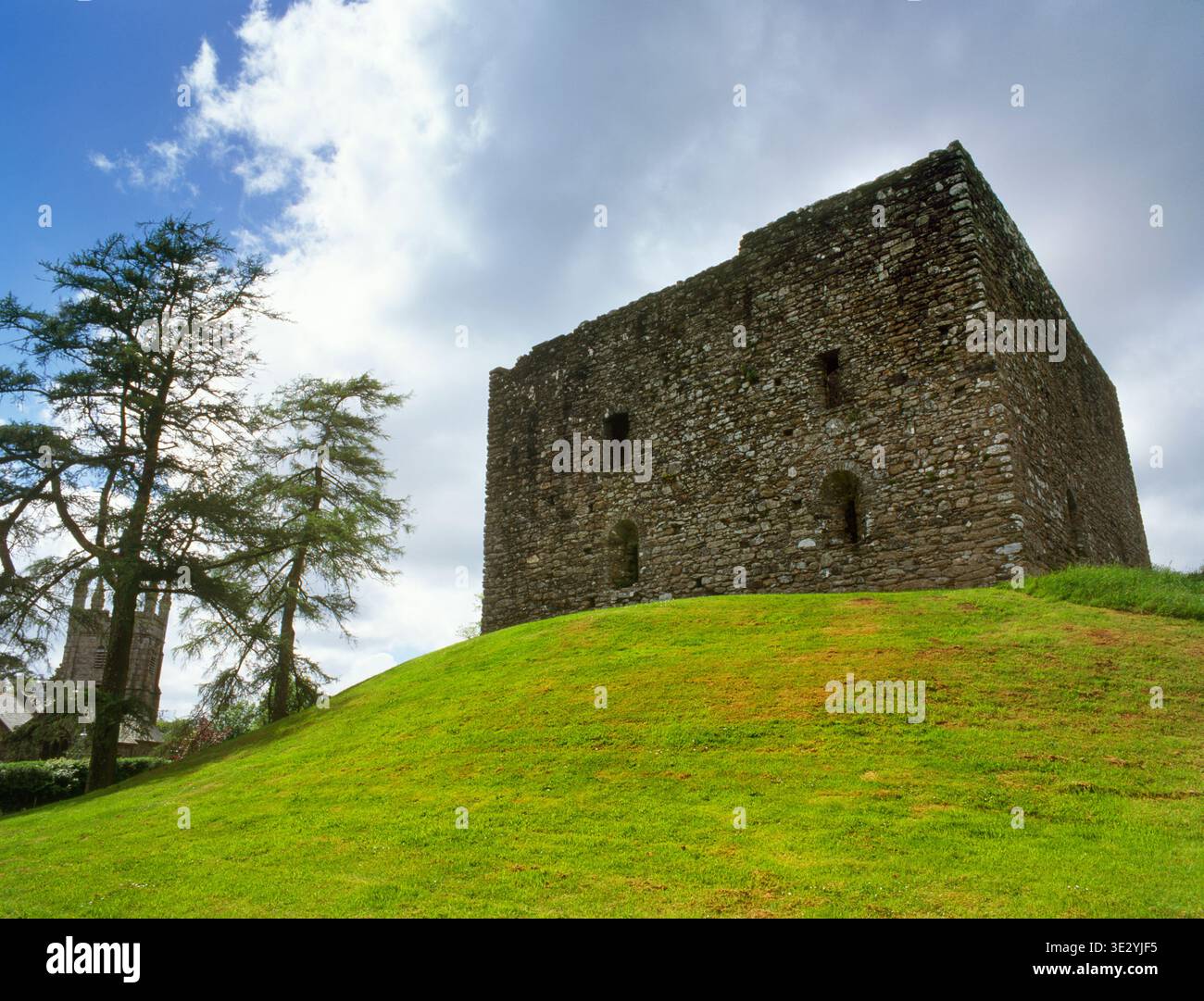 Lydford Castle, Devon, England, Vereinigtes Königreich, ein normannischer Turm von 1194 für königliche Gefangene: „Das früheste Beispiel für einen zweckbestimmten Knast in England“. Stockfoto