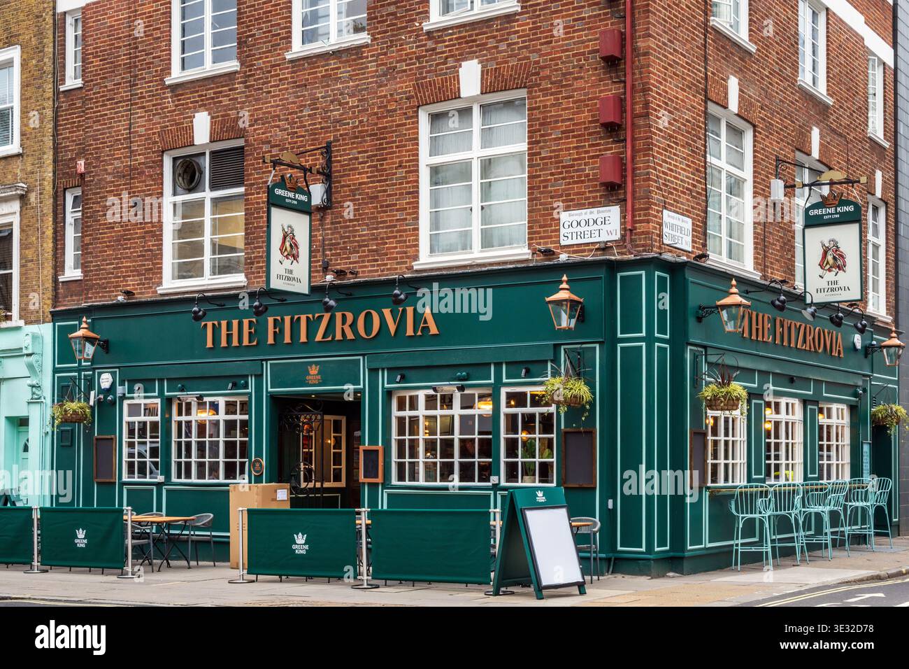 Das Fitzrovia ist ein traditioneller englischer Pub in Bloomsbury im Londoner West End. Stockfoto