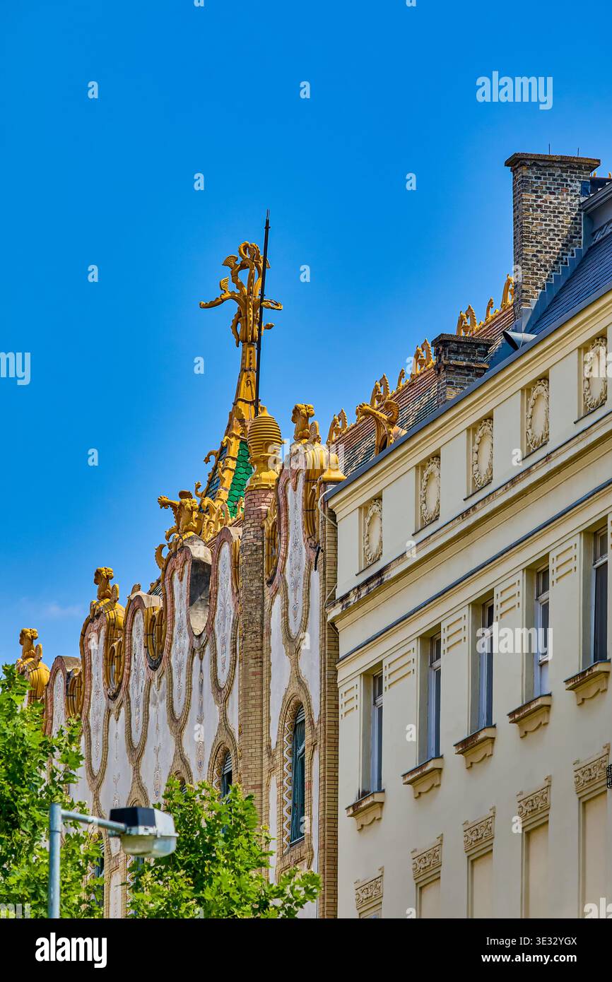 Das ungarische Staatsschatzhaus in Budapest ist ein architektonisches Meisterwerk des Jugendstildesigns, das zwischen 1900 und 1901 in Budapest, Ungarn, erbaut wurde Stockfoto