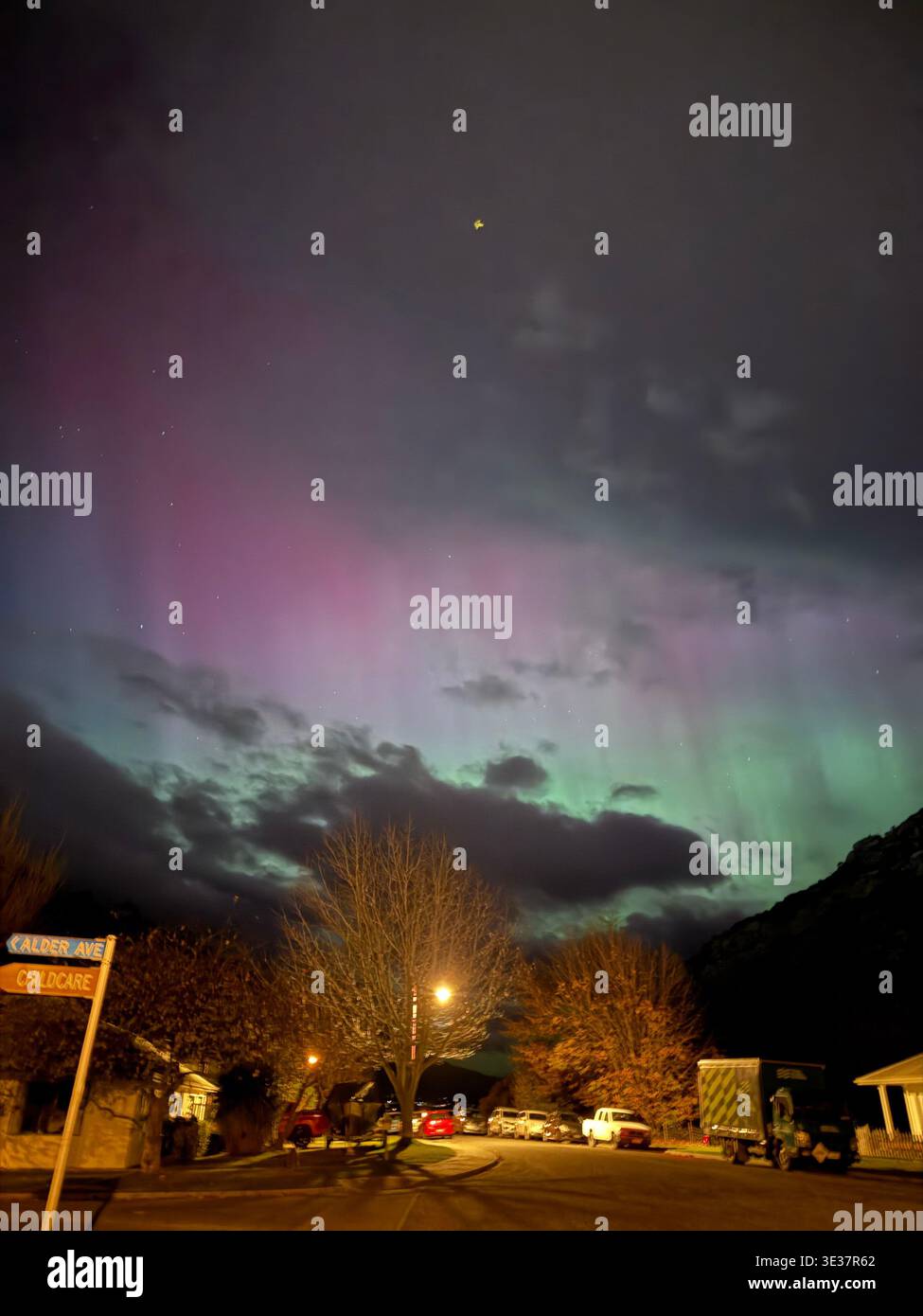 Aurora In Neuseeland - Smartphone-aufgenommenes Stockfoto